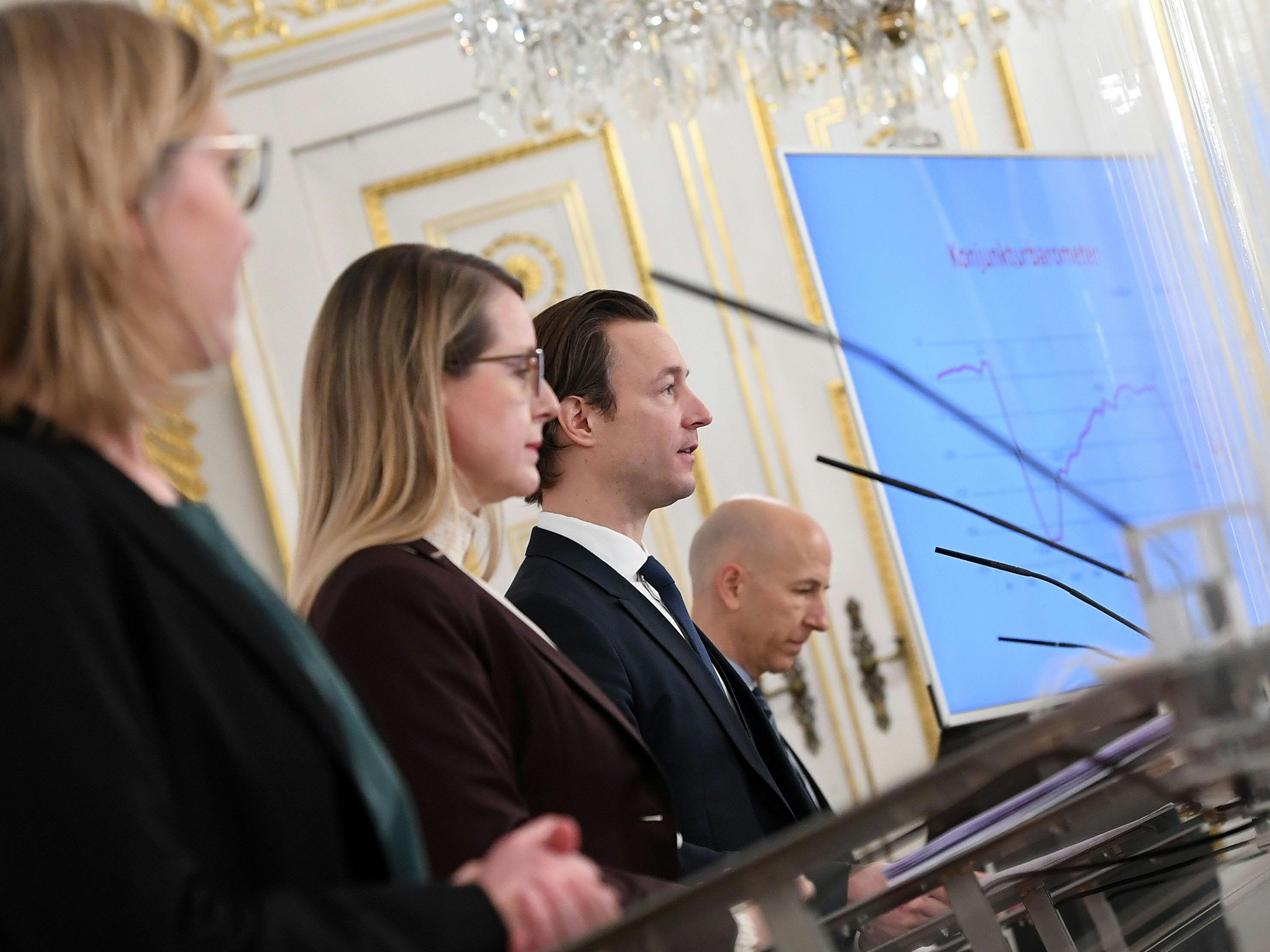 Pressekonferenz "Standort und Beschäftigung" ab 11 Uhr.