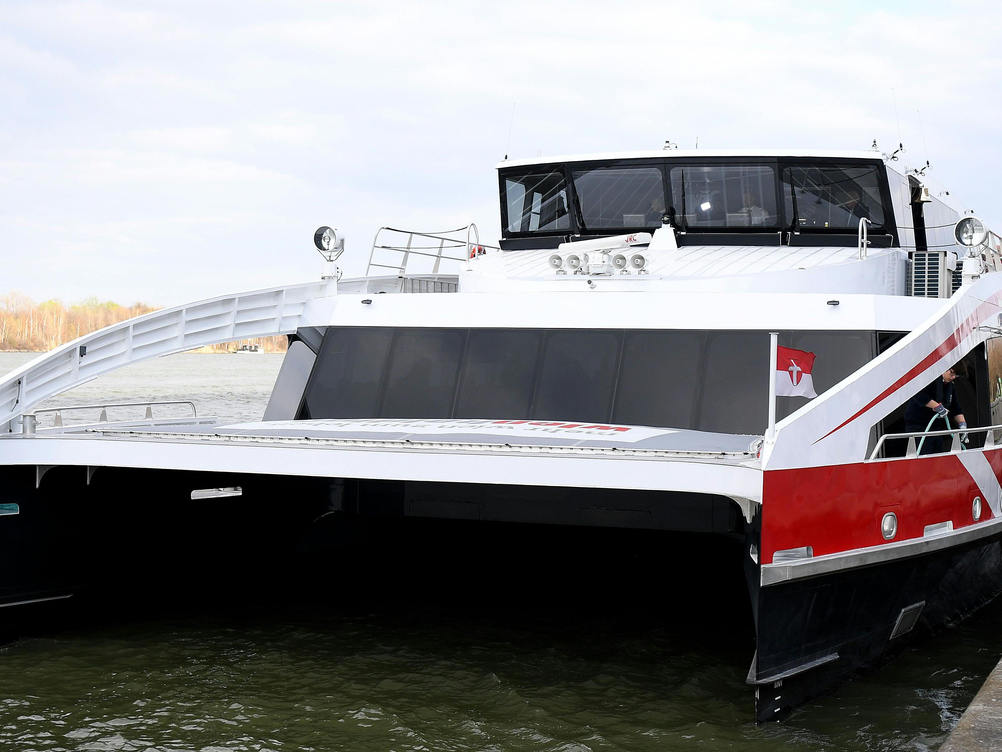 Der Twin City Liner wird auf Hochglanz gebracht.