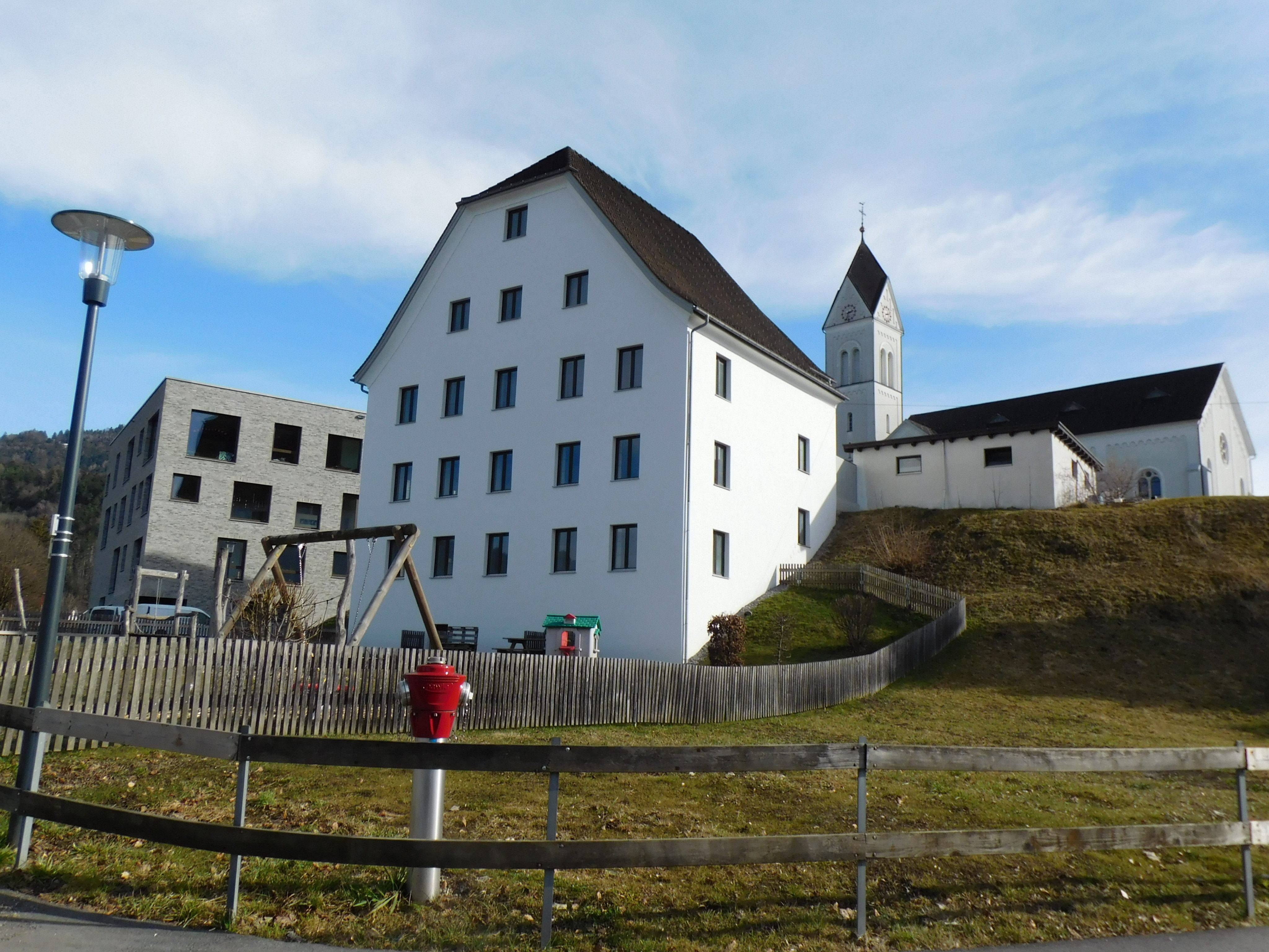 Nach einer umfangreichen Sanierung erstrahlt der Sulner Pfarrhof wieder innen und außen wieder in neuem Glanz Nach einer umfangreichen Sanierung erstrahlt der Sulner Pfarrhof wieder innen und außen wieder in neuem Glanz