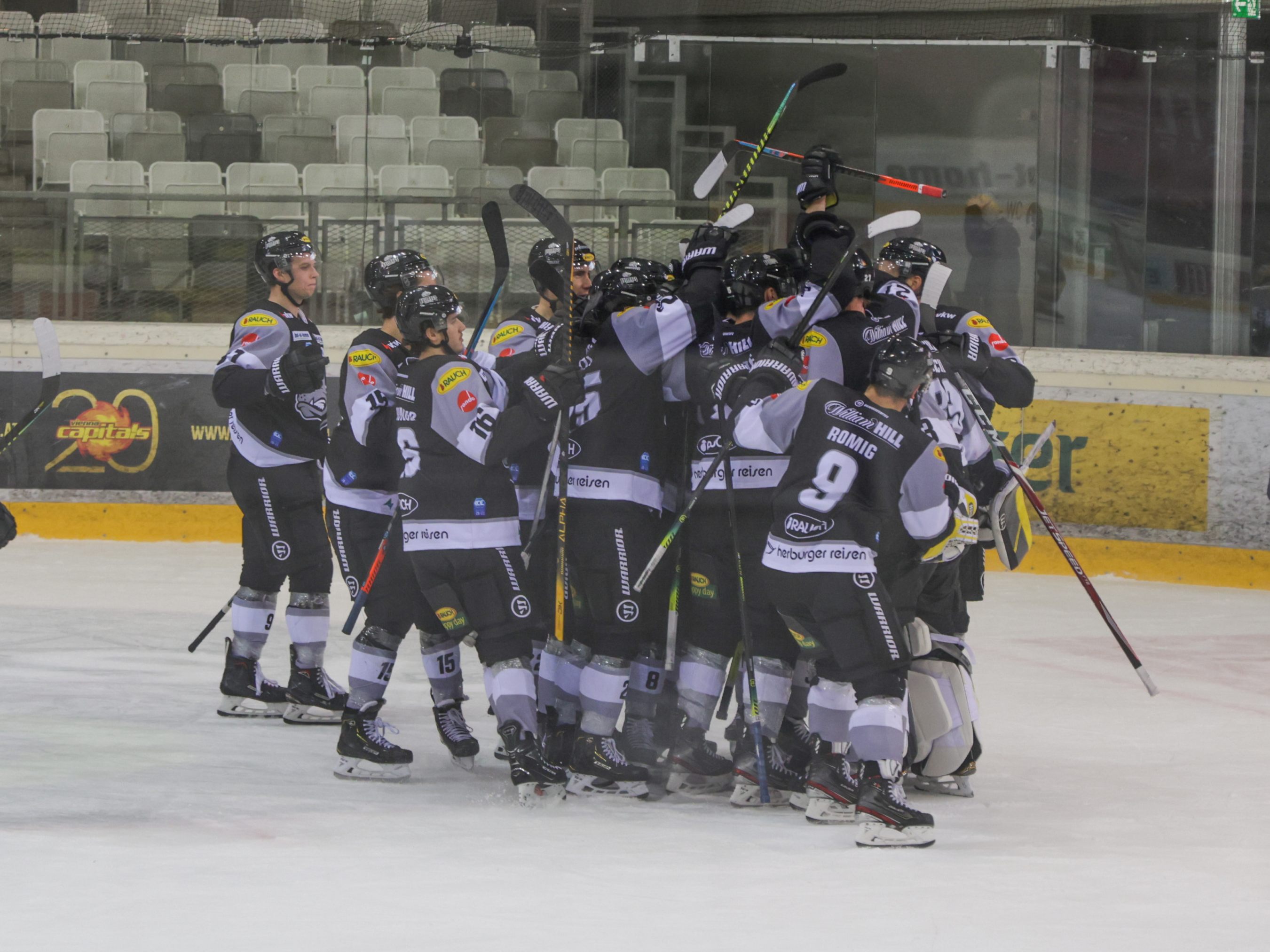 Großer Jubel herrschte bei den Bulldogs nach dem fixierten Play-off-Einzug.