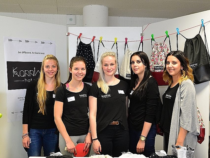 Mit spannenden Projekten und Übungsfirmen überzeugten die Schülerinnen und Schüler der HTL Dornbirn in den vergangenen 25 Jahren. Mit spannenden Projekten und Übungsfirmen überzeugten die Schülerinnen und Schüler der HTL Dornbirn in den vergangenen 25 Jahren.