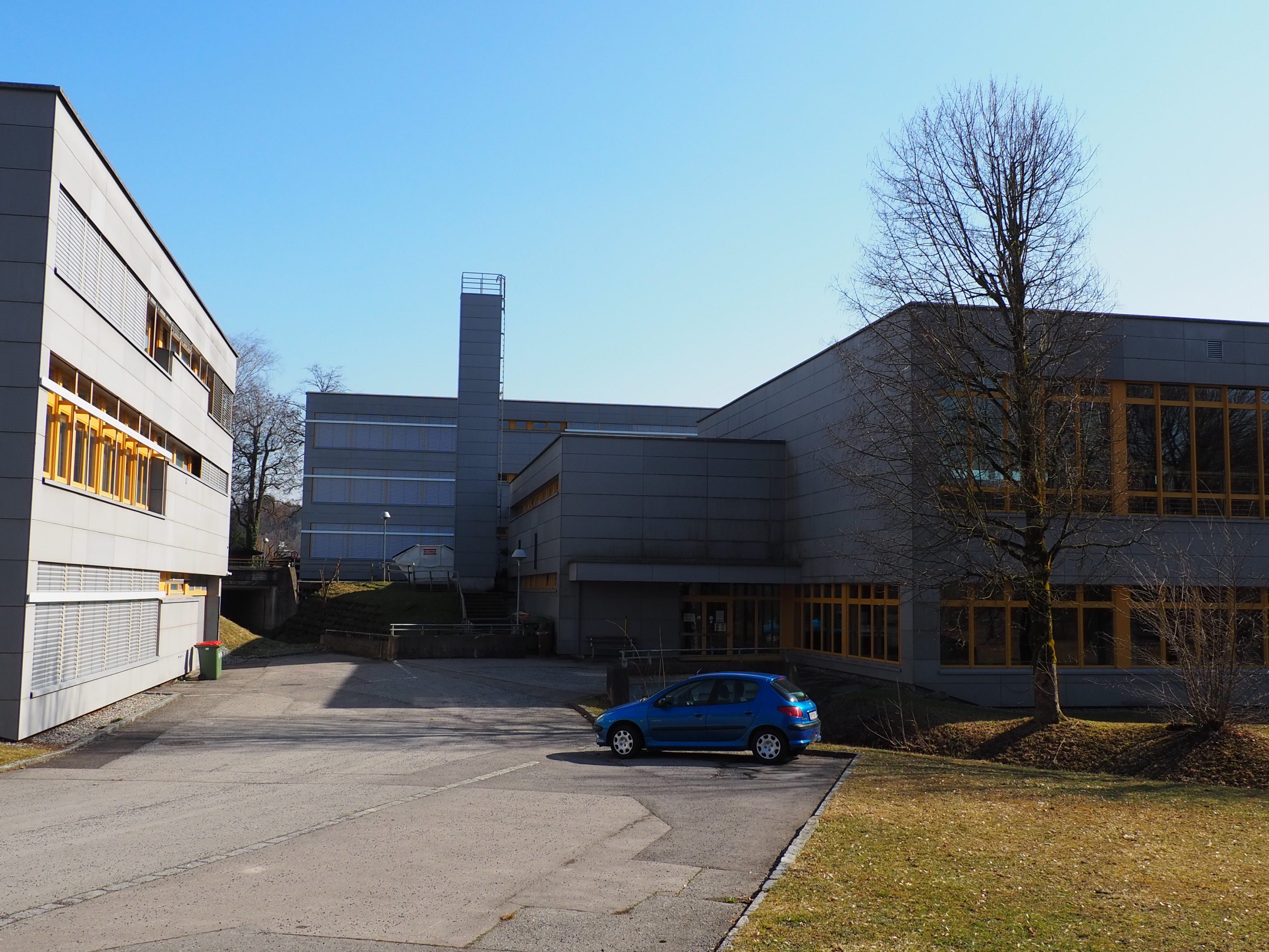 Die 50 Jahre alte Mittelschule Satteins