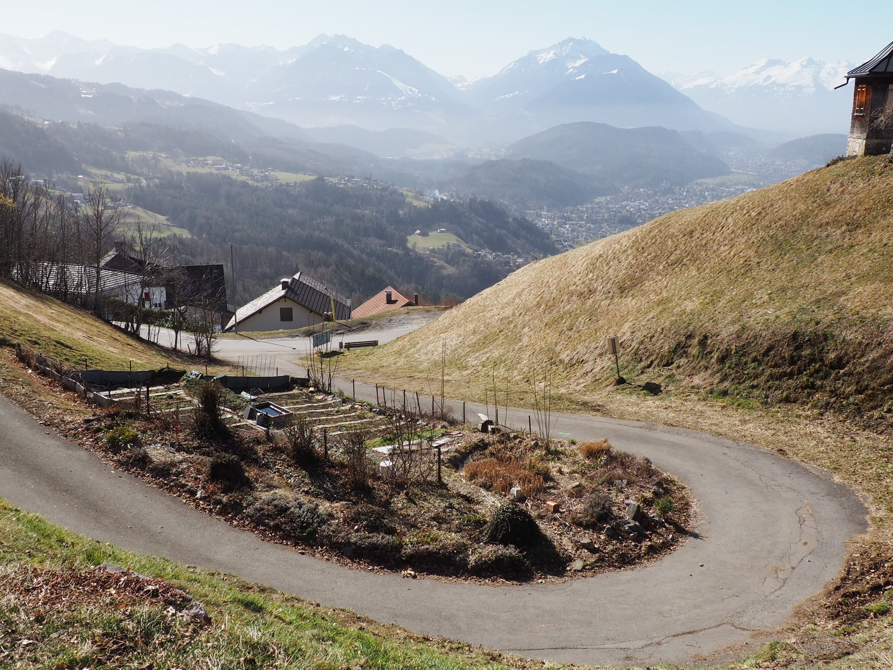 Das Grundstück für die Anlage unterhalb von Kloster, Hotel Viktor bzw. Gasthaus Schöne Aussicht Das Grundstück für die Anlage unterhalb von Kloster, Hotel Viktor bzw. Gasthaus Schöne Aussicht