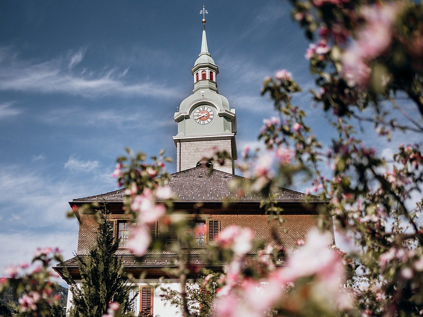 Pfarrkirche Bezau im Frühling Pfarrkirche Bezau im Frühling