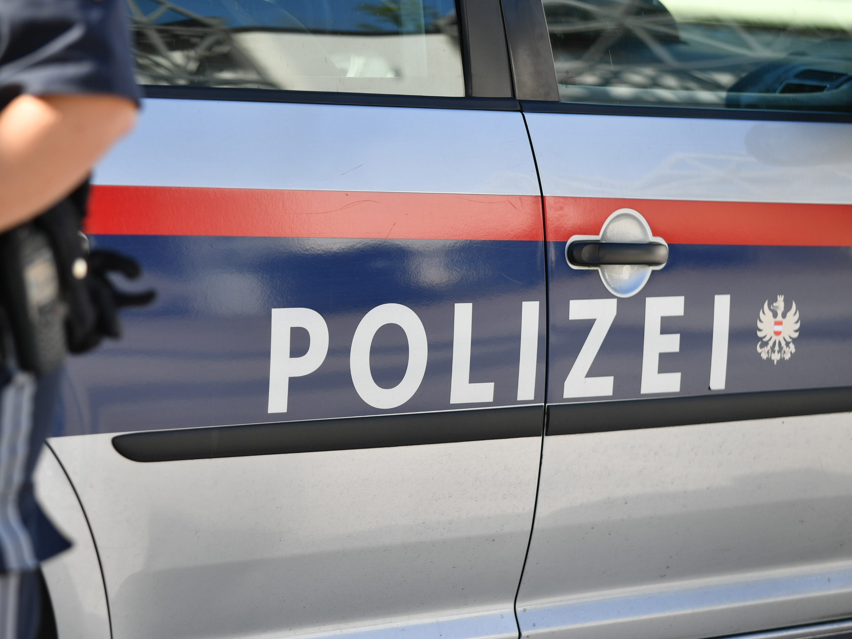 Zwei Verletzte und erheblicher Sachschaden waren die Folge des Unfalls. Zwei Verletzte und erheblicher Sachschaden waren die Folge des Unfalls.