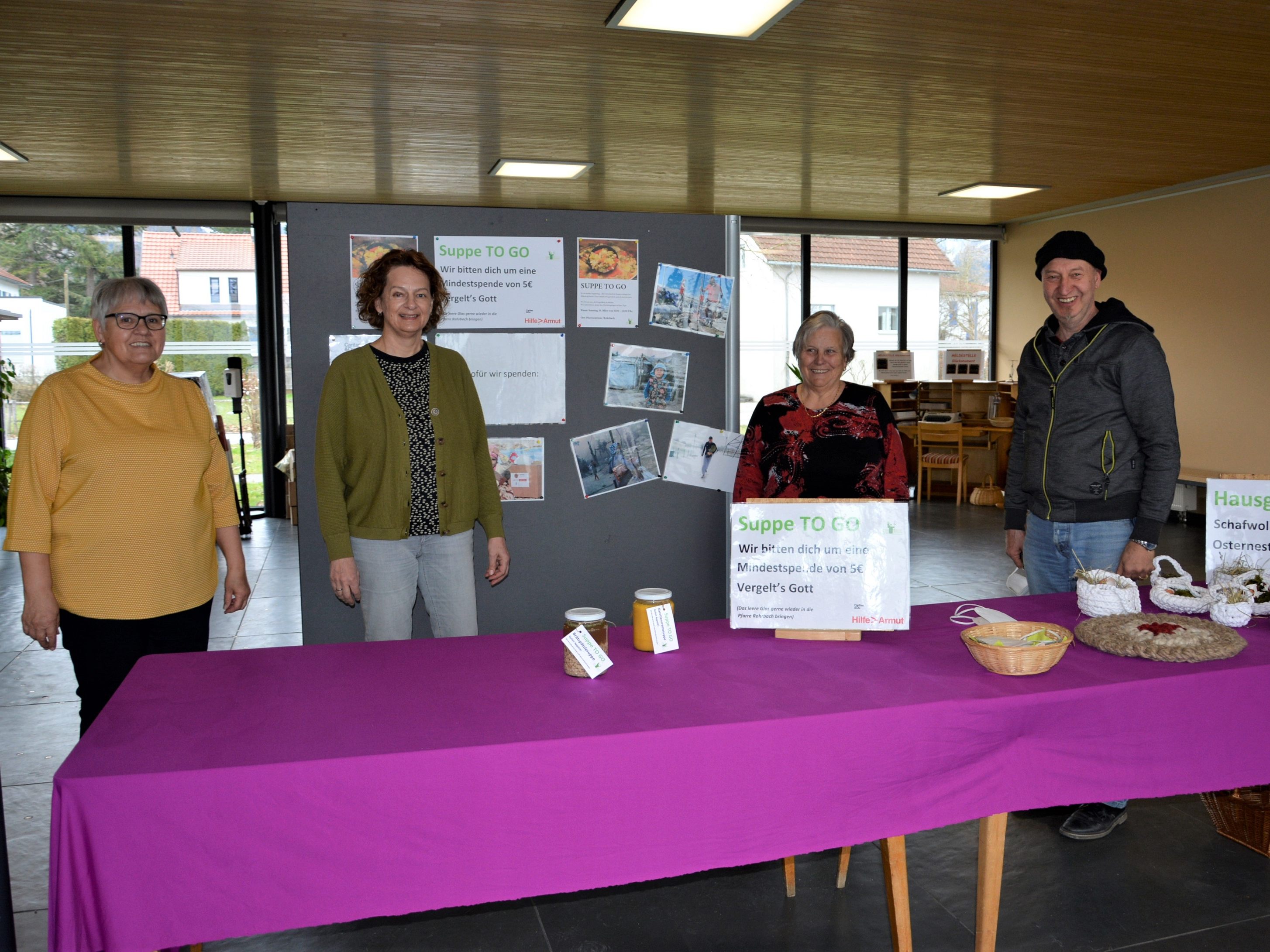 V. l: Maria Muxel, Monika Felder, Marlene Thurnher und Gemeindeleiter Alfons Meindl. V. l: Maria Muxel, Monika Felder, Marlene Thurnher und Gemeindeleiter Alfons Meindl.