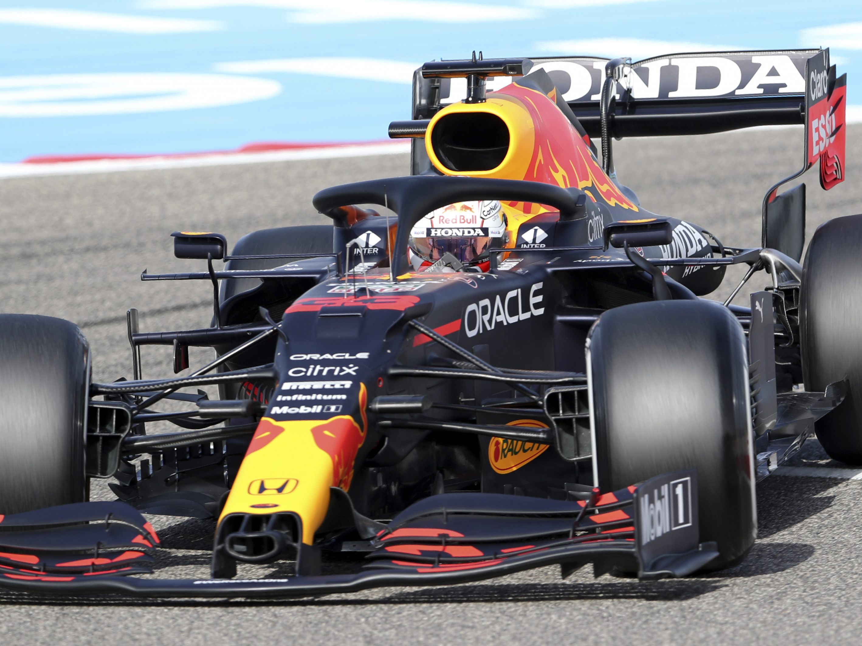 Verstappen legte am Freitag stark los.