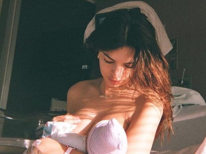 Emily Ratajkowski im Mutterglück.