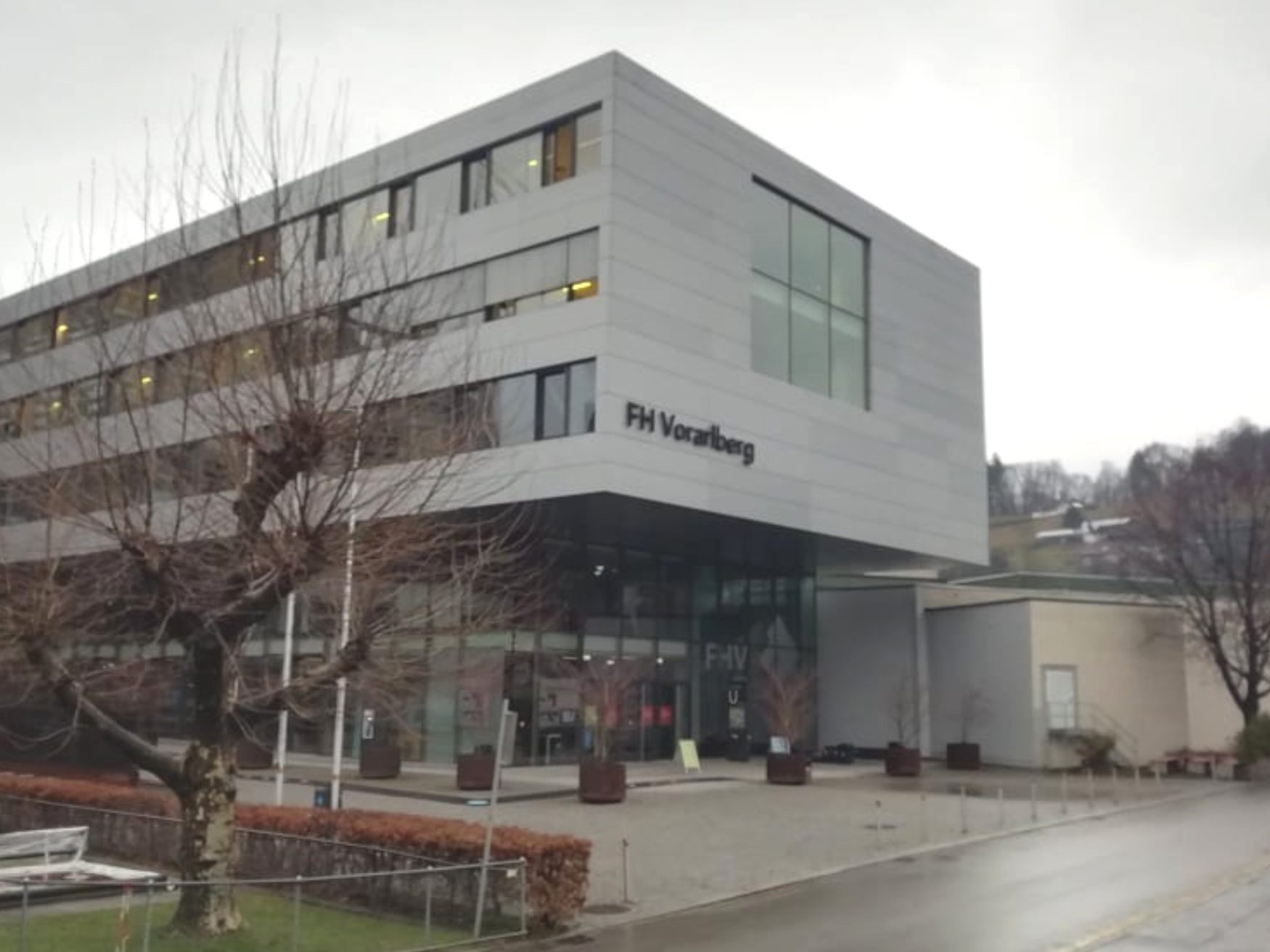 Die Fachhochschule Vorarlberg blickt auch in Corona Zeiten positiv nach vorne Die Fachhochschule Vorarlberg blickt auch in Corona Zeiten positiv nach vorne