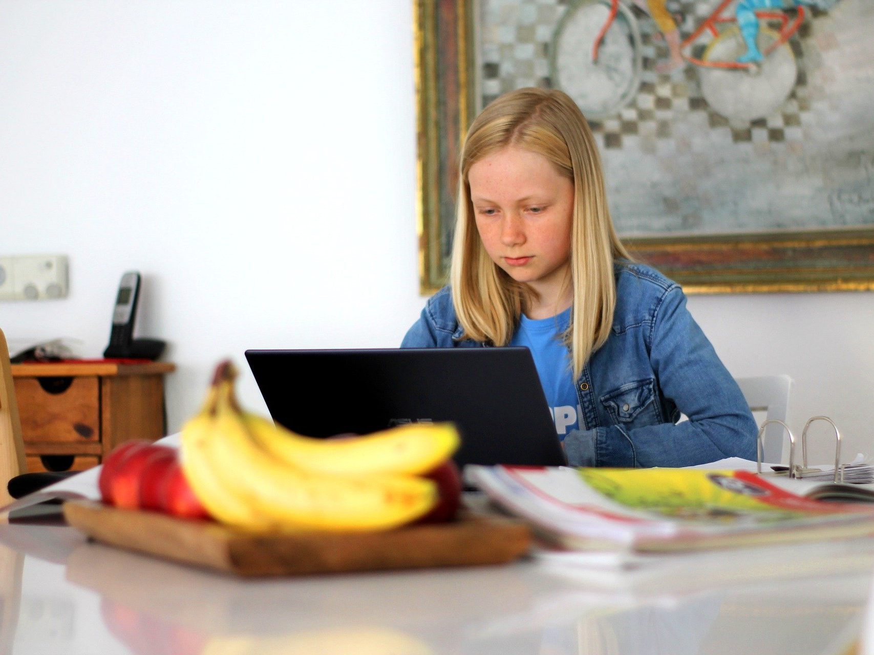 Nicht allen Kindern steht ein eigener Laptop oder PC zur Verfügung.