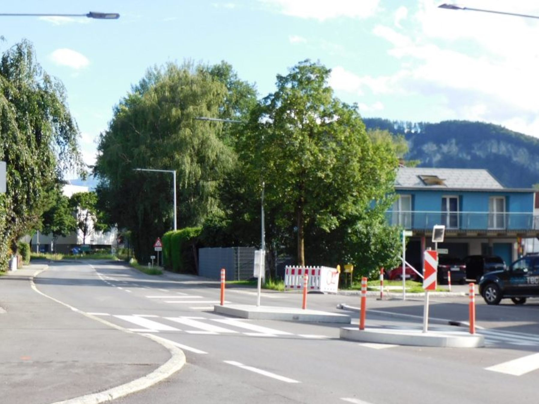 Verschwenkungen und Übergänge sorgen bereits für mehr Sicherheit der Radfahrer Verschwenkungen und Übergänge sorgen bereits für mehr Sicherheit der Radfahrer