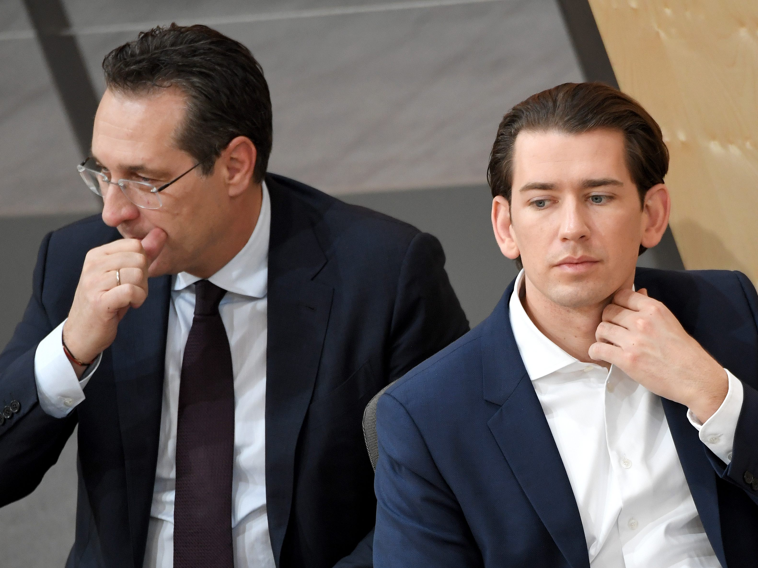 Die SMS zwischen Sebastian Kurz und HC Strache wurden noch nicht vorgelegt.