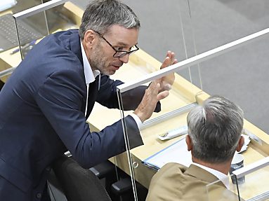 Kickl und Hofer im Parlament Kickl und Hofer im Parlament