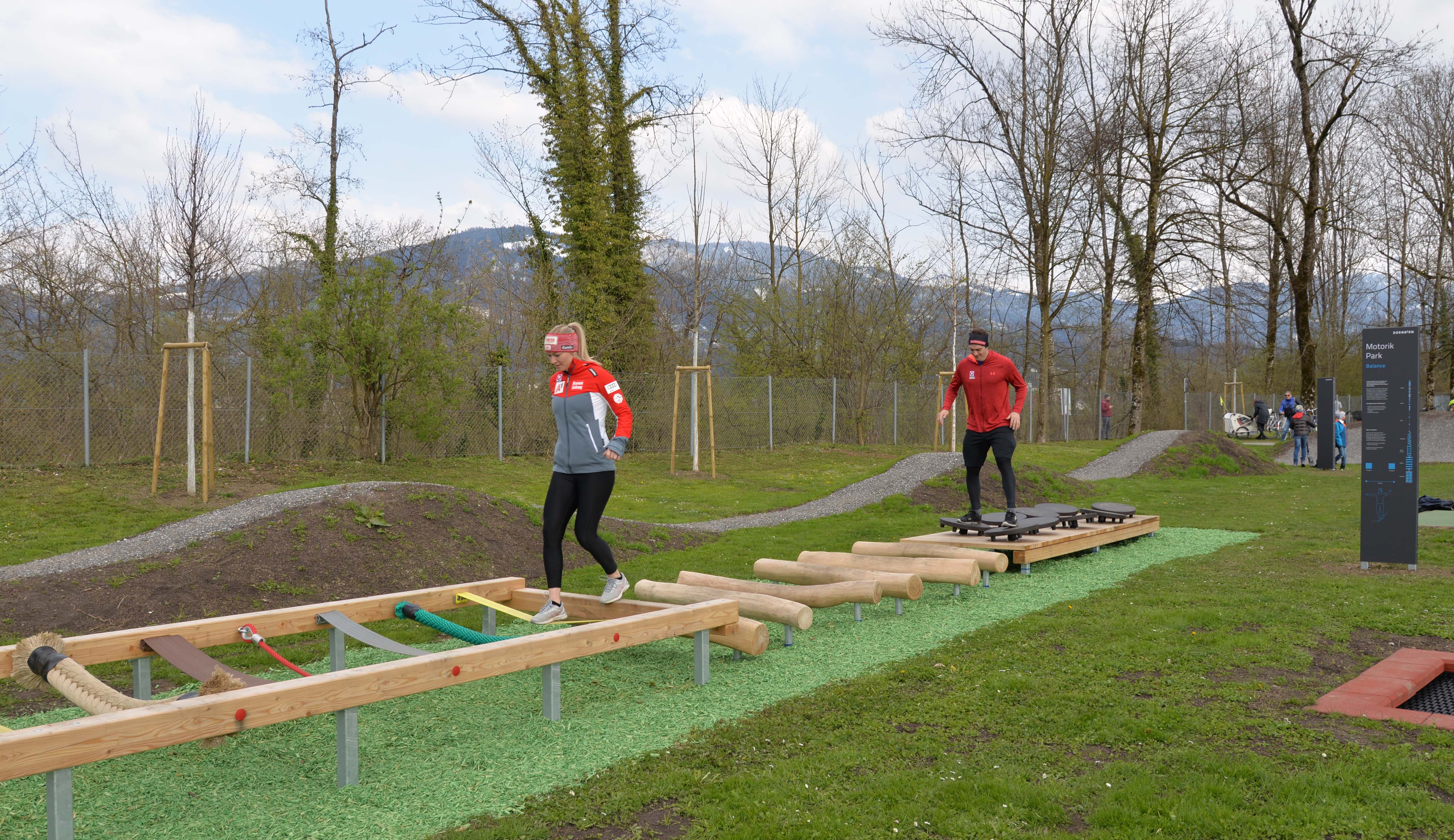 Ariane Rädler und Alessandro Hämmerle im neuen Motorikpark. Ariane Rädler und Alessandro Hämmerle im neuen Motorikpark.