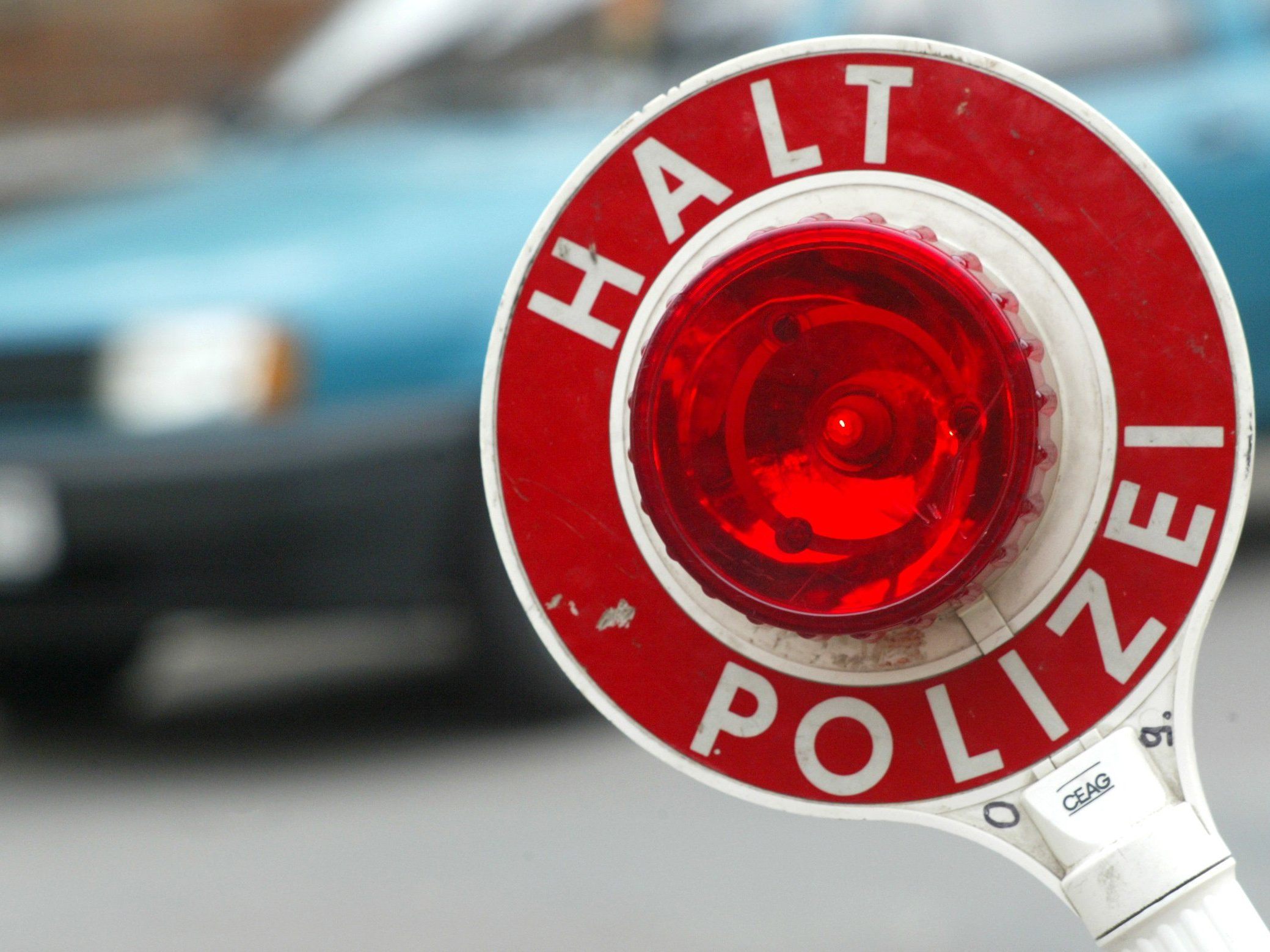 Ein Alkolenker raste der Polizei im Bezirk St. Pölten davon - mit rund 180 km/h Ein Alkolenker raste der Polizei im Bezirk St. Pölten davon - mit rund 180 km/h