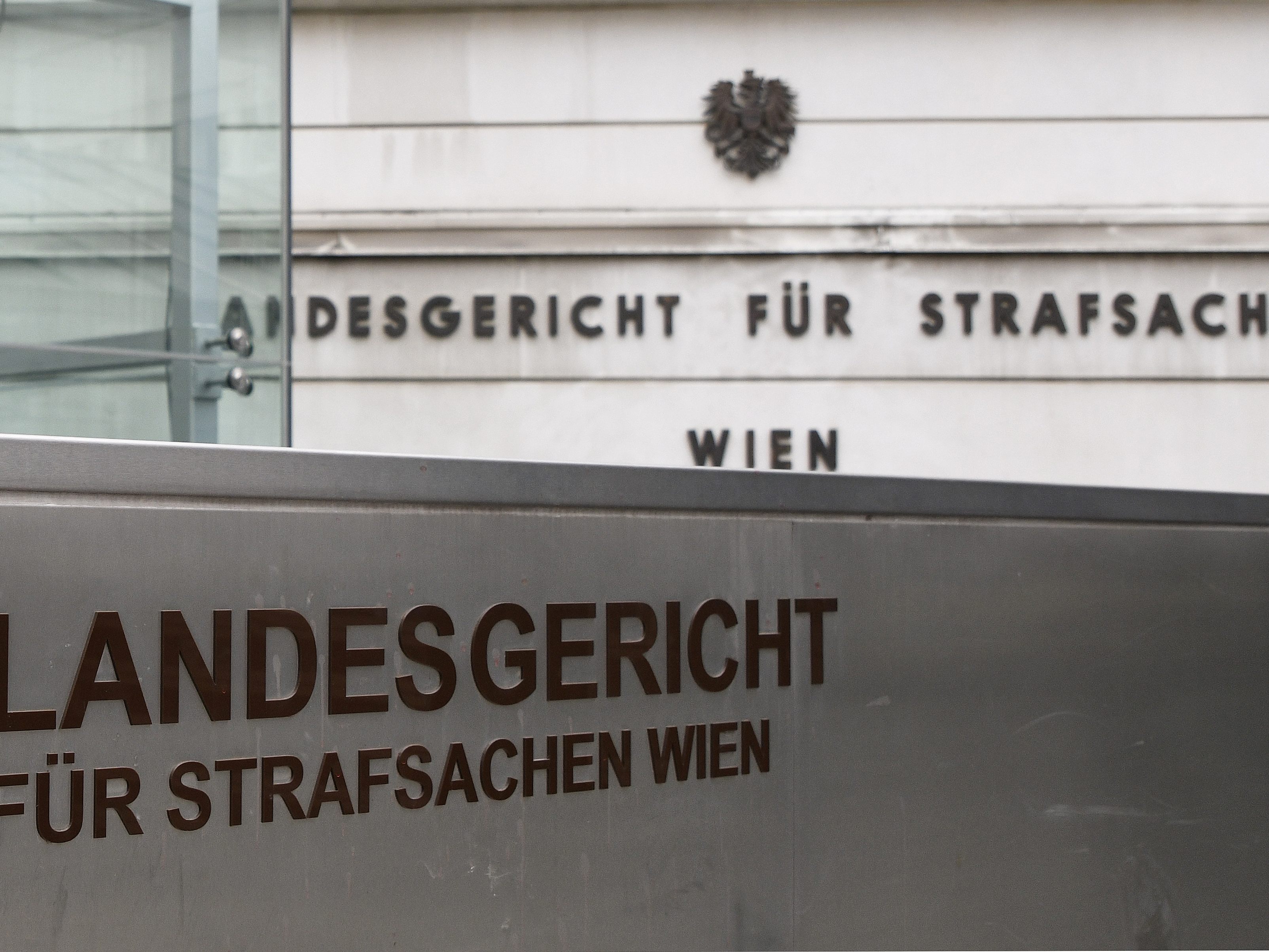 Der 48-Jährige wurde zu drei Jahren Haft verurteilt. Der 48-Jährige wurde zu drei Jahren Haft verurteilt.