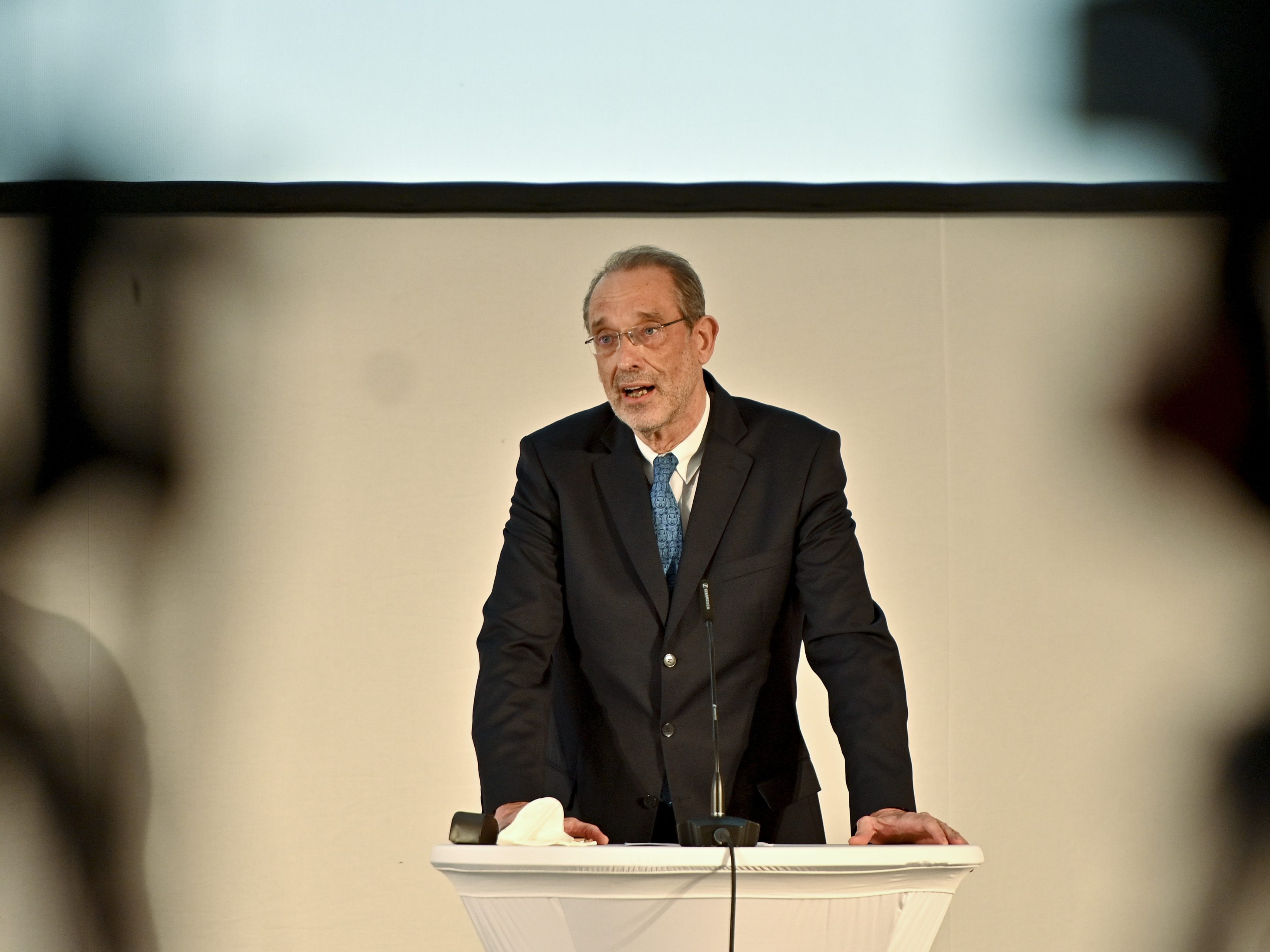 LIVE-Stream zur Pressekonferenz von Heinz Faßmann zur Schulöffnung.