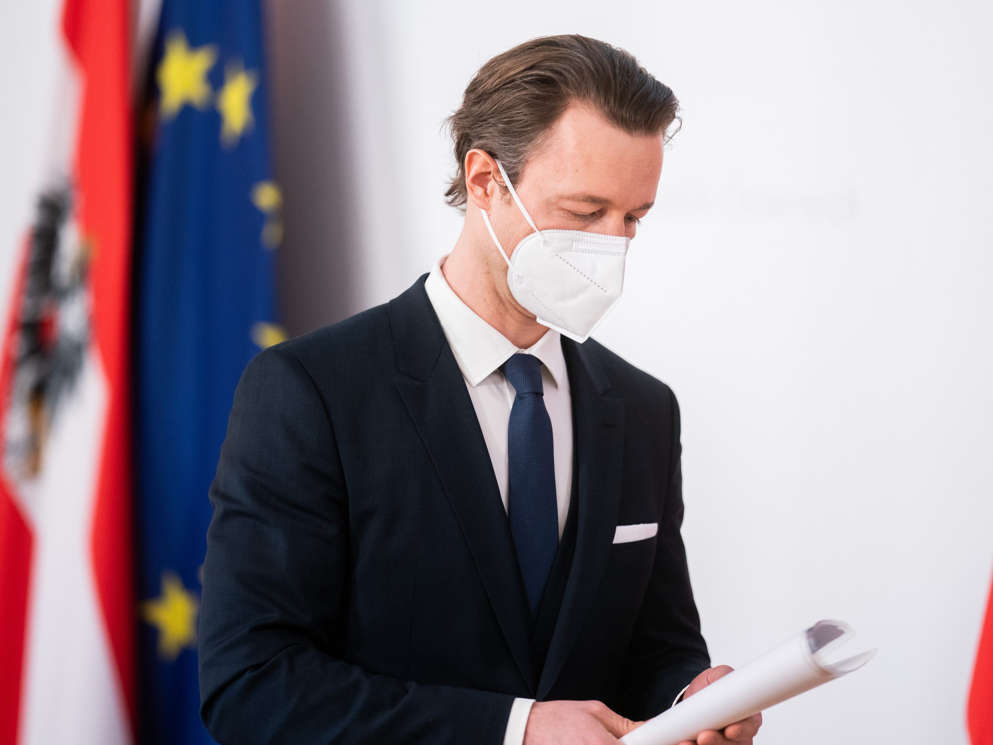 Finanzminister Gernot Blümel (ÖVP) muss am Mittwoch den Abgeordneten im Ibiza-Untersuchungsausschuss abermals Rede und Antwort stehen. Finanzminister Gernot Blümel (ÖVP) muss am Mittwoch den Abgeordneten im Ibiza-Untersuchungsausschuss abermals Rede und Antwort stehen.