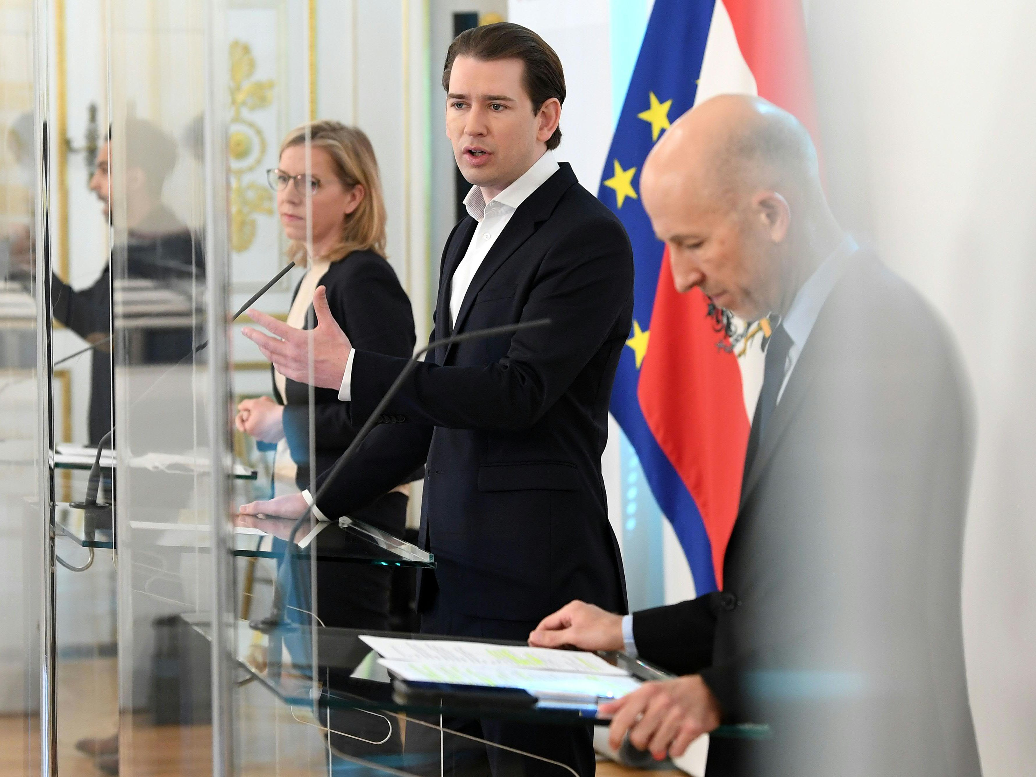 Die Langzeitarbeitslosen-Initiative wird vorerst mit 300 Mio. Euro dotiert. Die Langzeitarbeitslosen-Initiative wird vorerst mit 300 Mio. Euro dotiert.