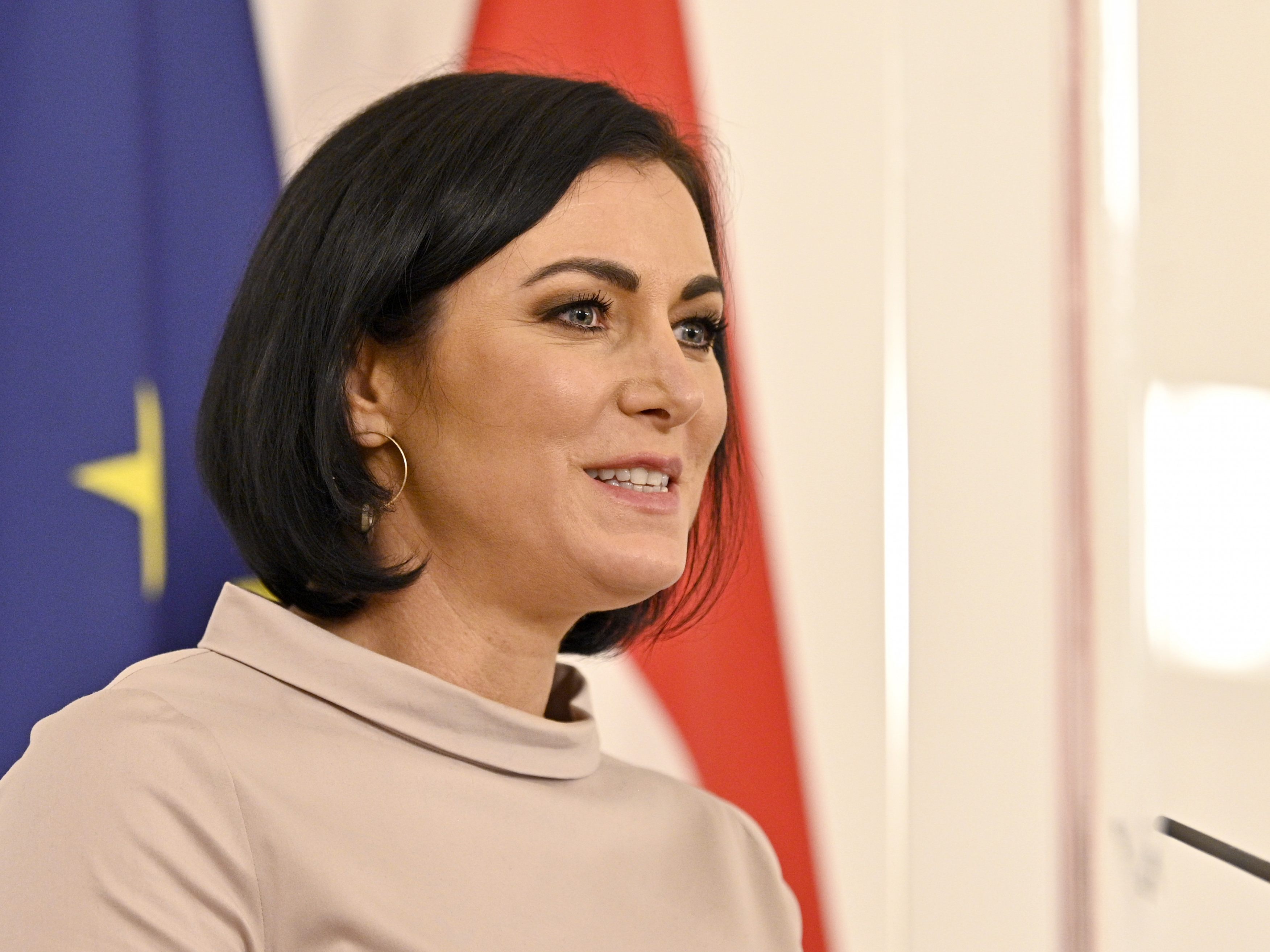 Köstinger will mit Praktikern Neustart des Tourismus diskutieren.