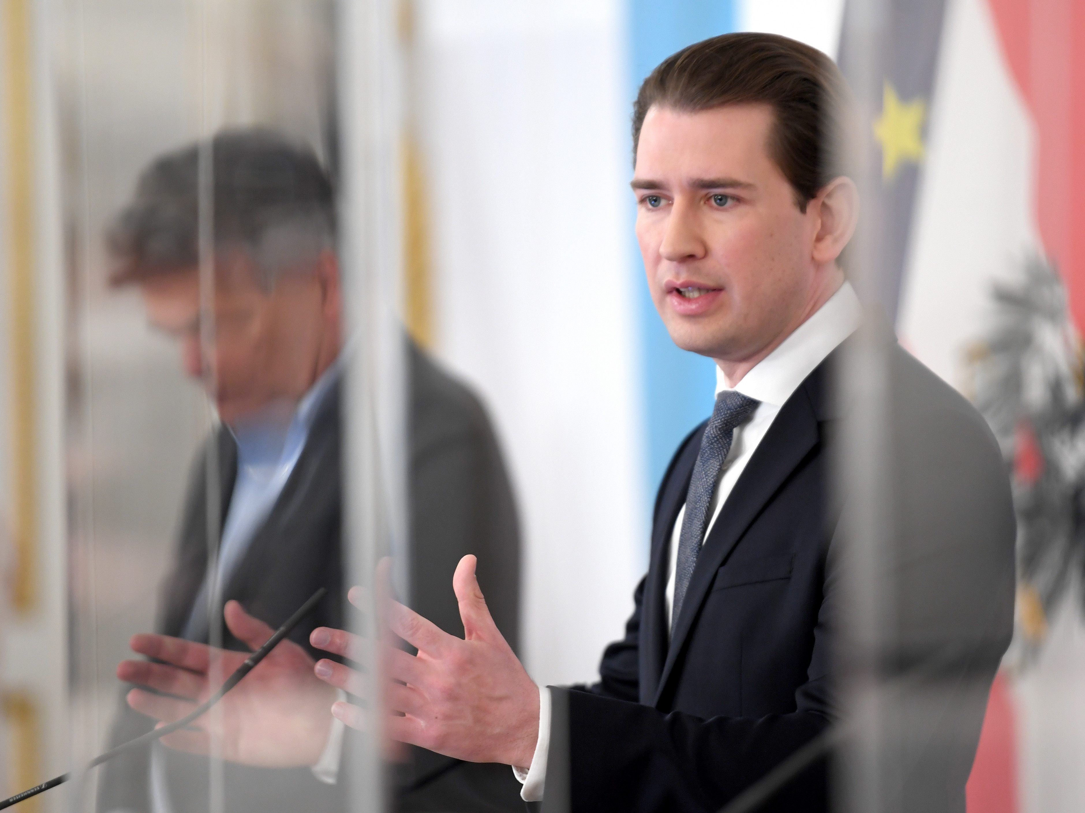 LIVE-Stream: Regierung zu Corona-Impfstofflieferungen.