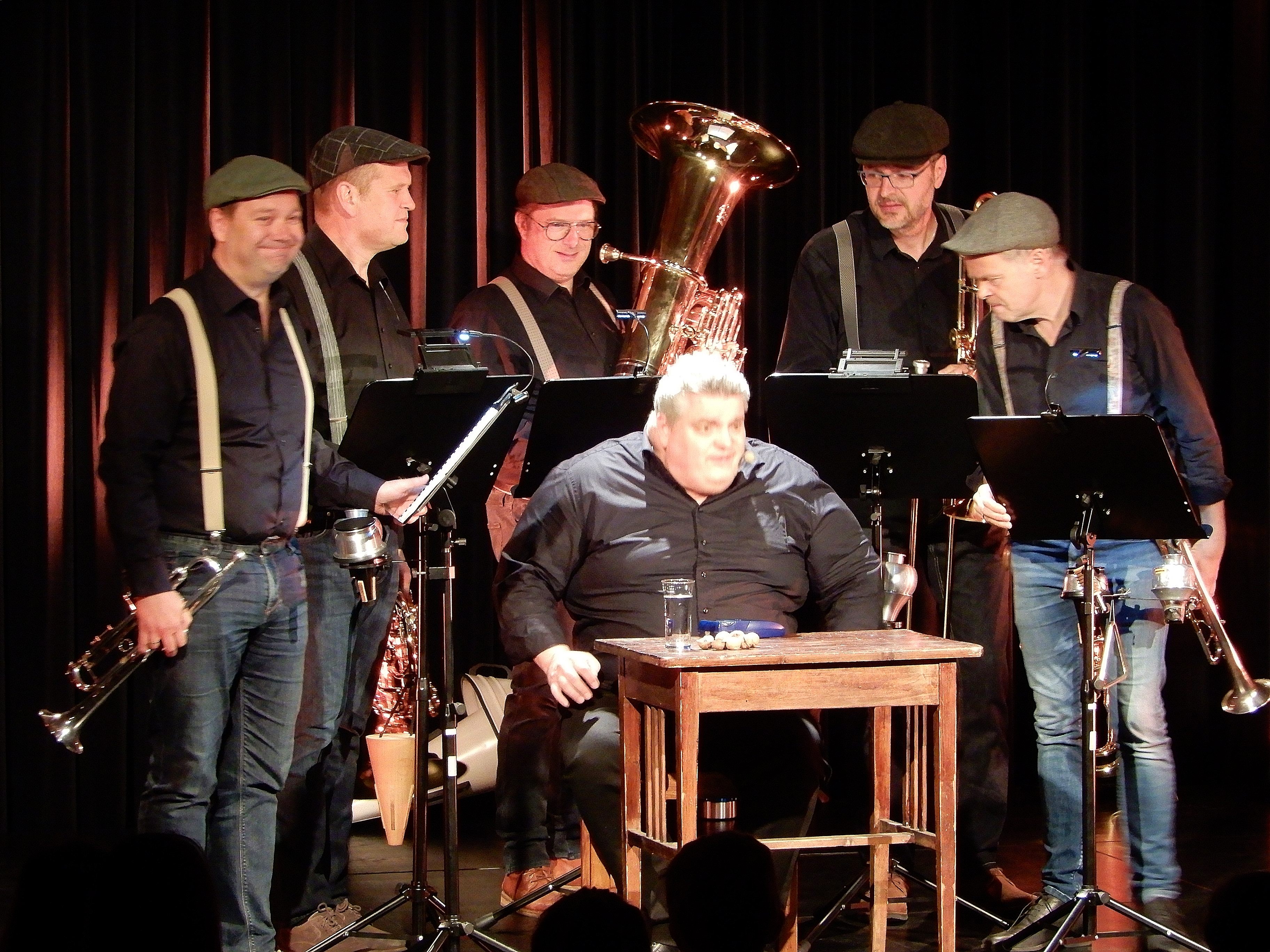 George Nussbaumer und das Sonus Brass Ensemble sorgten für märchenhafte Stimmung im Kulturhaus. George Nussbaumer und das Sonus Brass Ensemble sorgten für märchenhafte Stimmung im Kulturhaus.