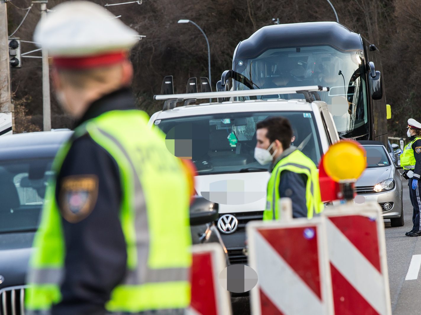 Ähnlich wie im Leiblachtal wird es auch im Bregenzerwald Ausreisekontrollen geben. Ähnlich wie im Leiblachtal wird es auch im Bregenzerwald Ausreisekontrollen geben.