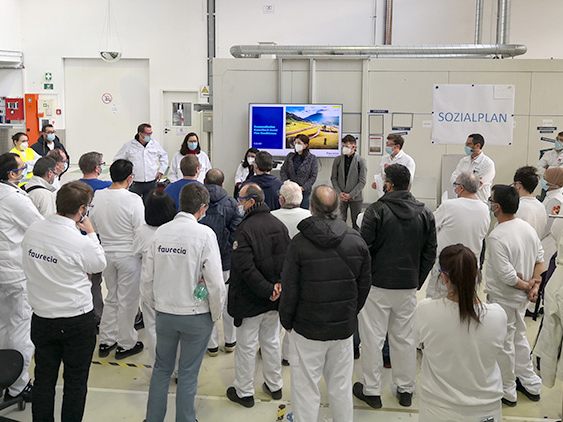 Wie wichtig ein Betriebsrat ist, zeigt Faurecia: Gewerkschaft, AK und Betriebsrat haben in kurzer Zeit für die 127 Beschäftigten einen Sozialplan ausverhandelt. (Foto: gpa Vorarlberg) Wie wichtig ein Betriebsrat ist, zeigt Faurecia: Gewerkschaft, AK und Betriebsrat haben in kurzer Zeit für die 127 Beschäftigten einen Sozialplan ausverhandelt. (Foto: gpa Vorarlberg)