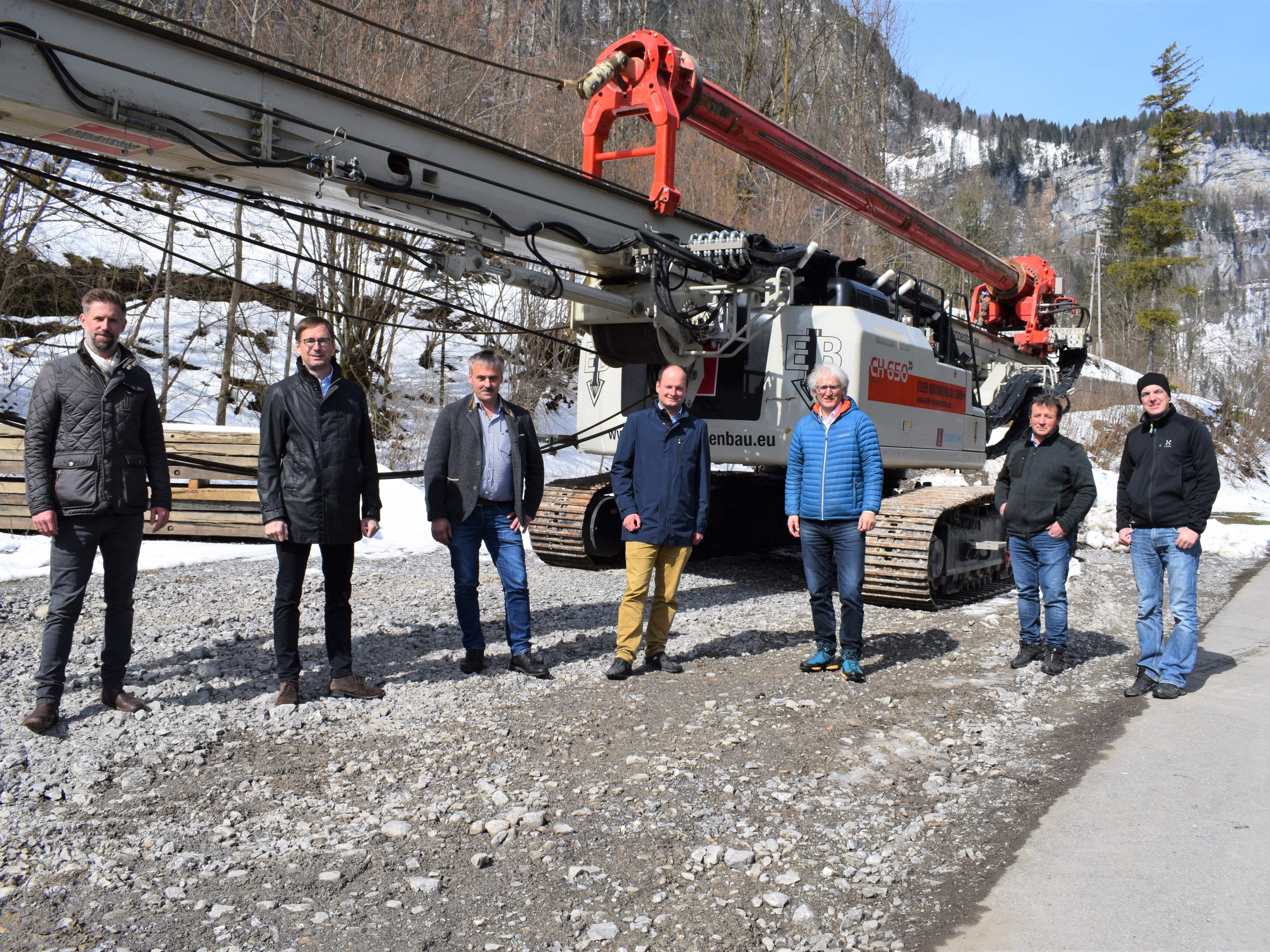 Lokalaugenschein der Bürgermeister Thomas Konrad, Hubert Graf, Martin Bereuter, Egmont Schwärzler, Paul Sutterlüty und Seftone Schmid sowie Matthias Nester (Wasserwirtschaft). Lokalaugenschein der Bürgermeister Thomas Konrad, Hubert Graf, Martin Bereuter, Egmont Schwärzler, Paul Sutterlüty und Seftone Schmid sowie Matthias Nester (Wasserwirtschaft).