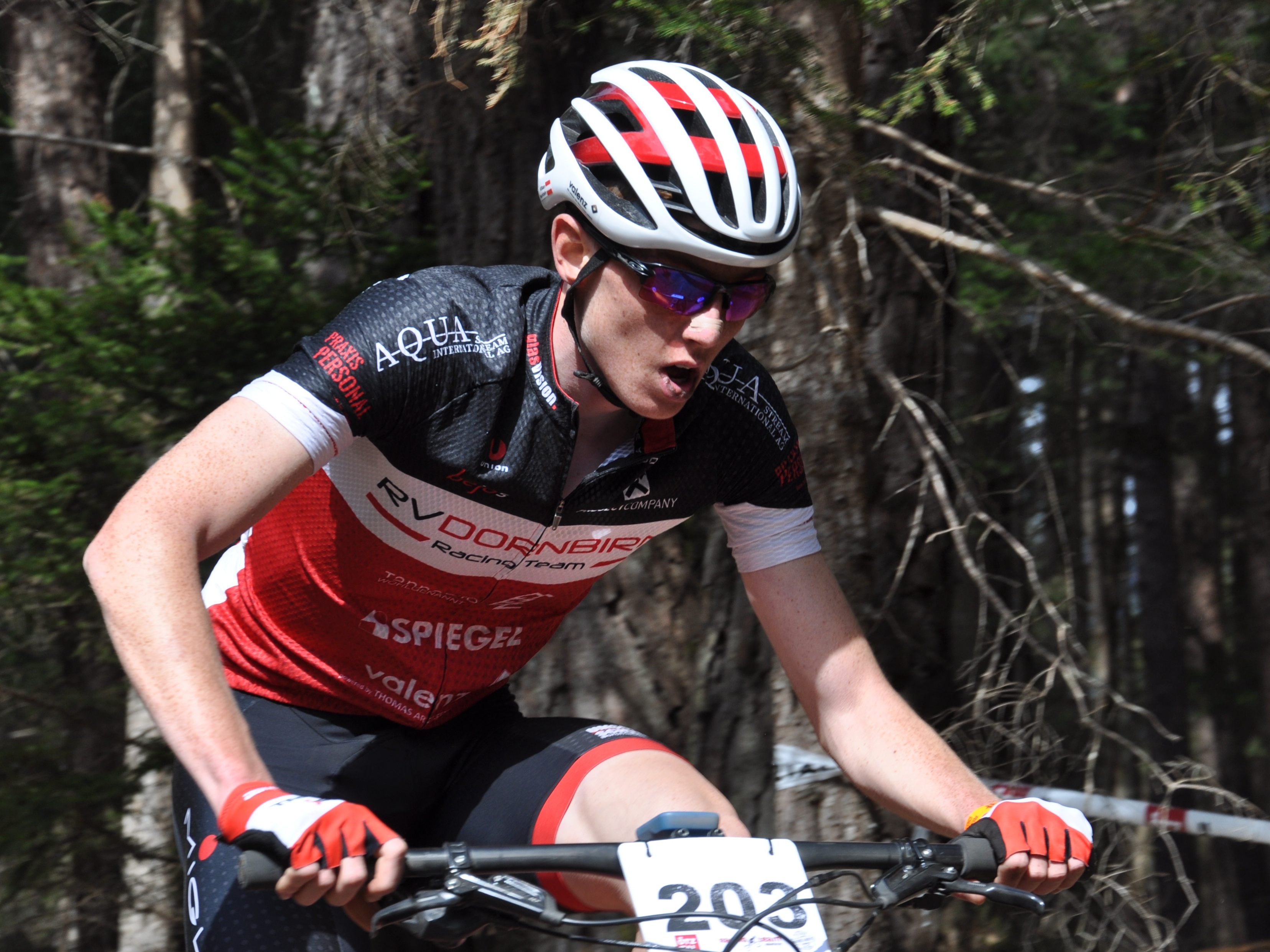 Kilian Feurstein sammelt weiter fleißig Punkte im UCI-Weltcup. Kilian Feurstein sammelt weiter fleißig Punkte im UCI-Weltcup.