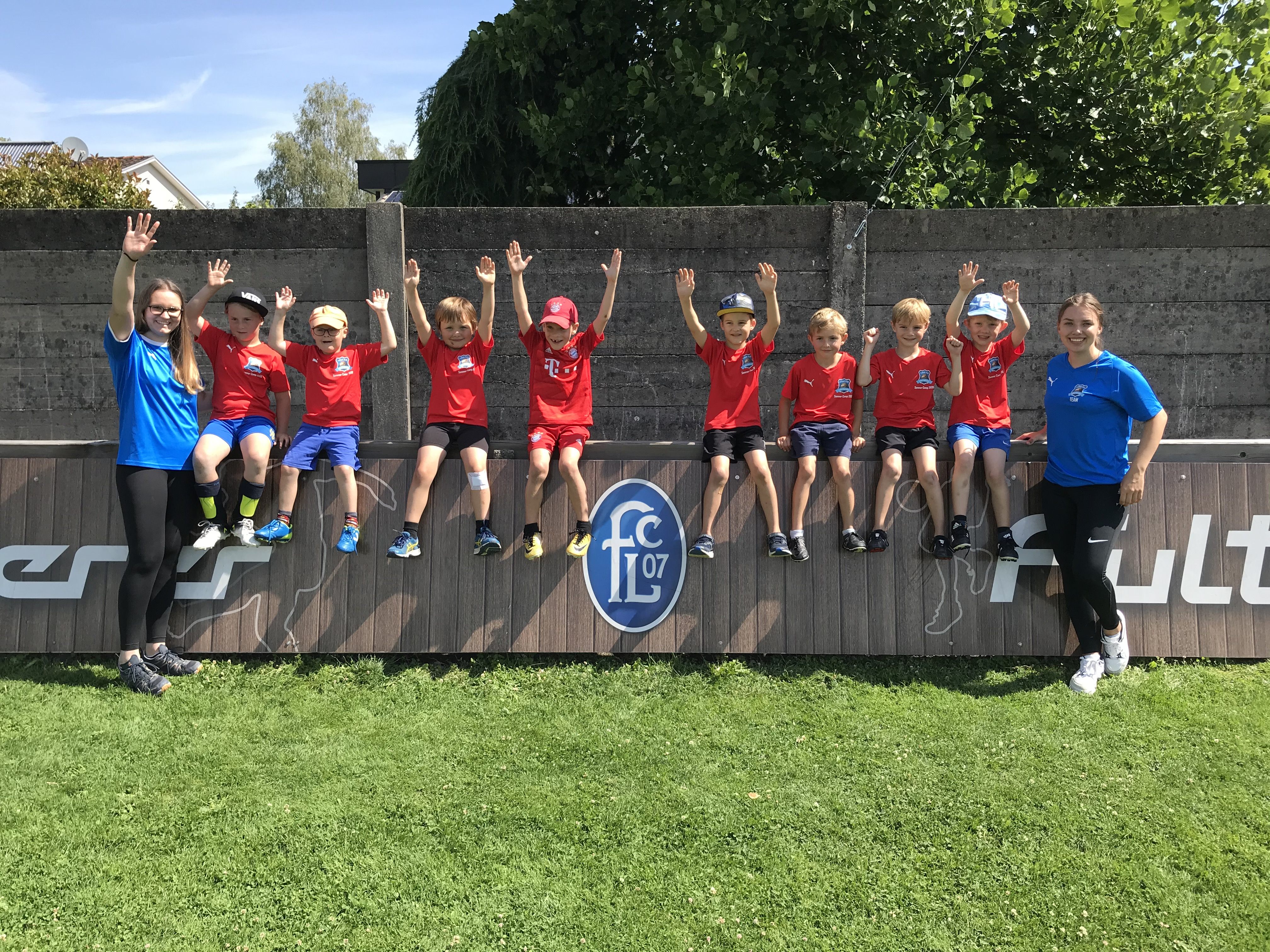 Spiel und Spaß ist auch bei den FC Lustenau-Sommer-Camps 2021 garantiert. Spiel und Spaß ist auch bei den FC Lustenau-Sommer-Camps 2021 garantiert.
