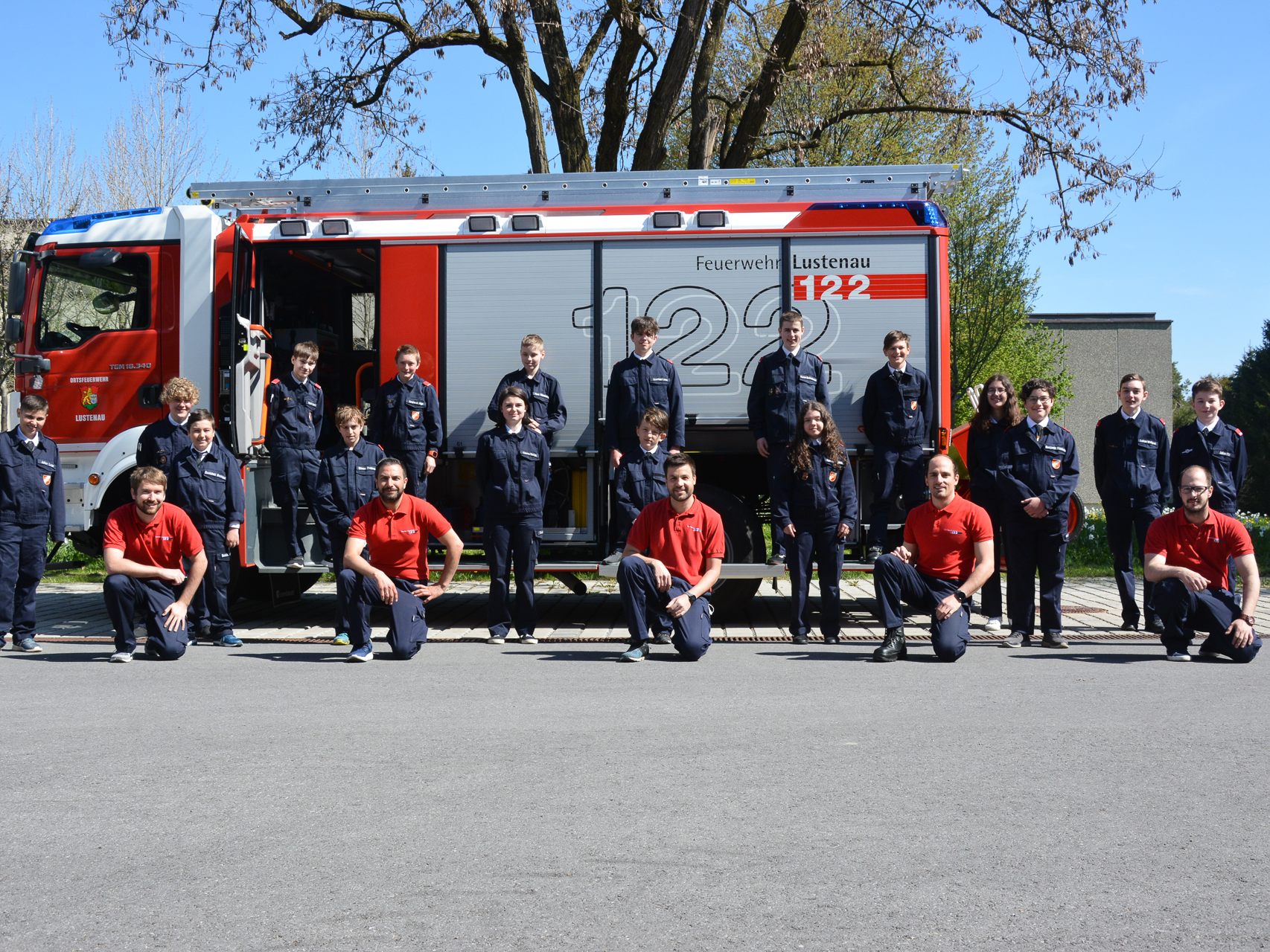 Die Feuerwehrjugend und ihre Ausbildner können stolz auf sich sein. Alle haben in diesem Jahr den Wissenstest bestanden. Die Feuerwehrjugend und ihre Ausbildner können stolz auf sich sein. Alle haben in diesem Jahr den Wissenstest bestanden.
