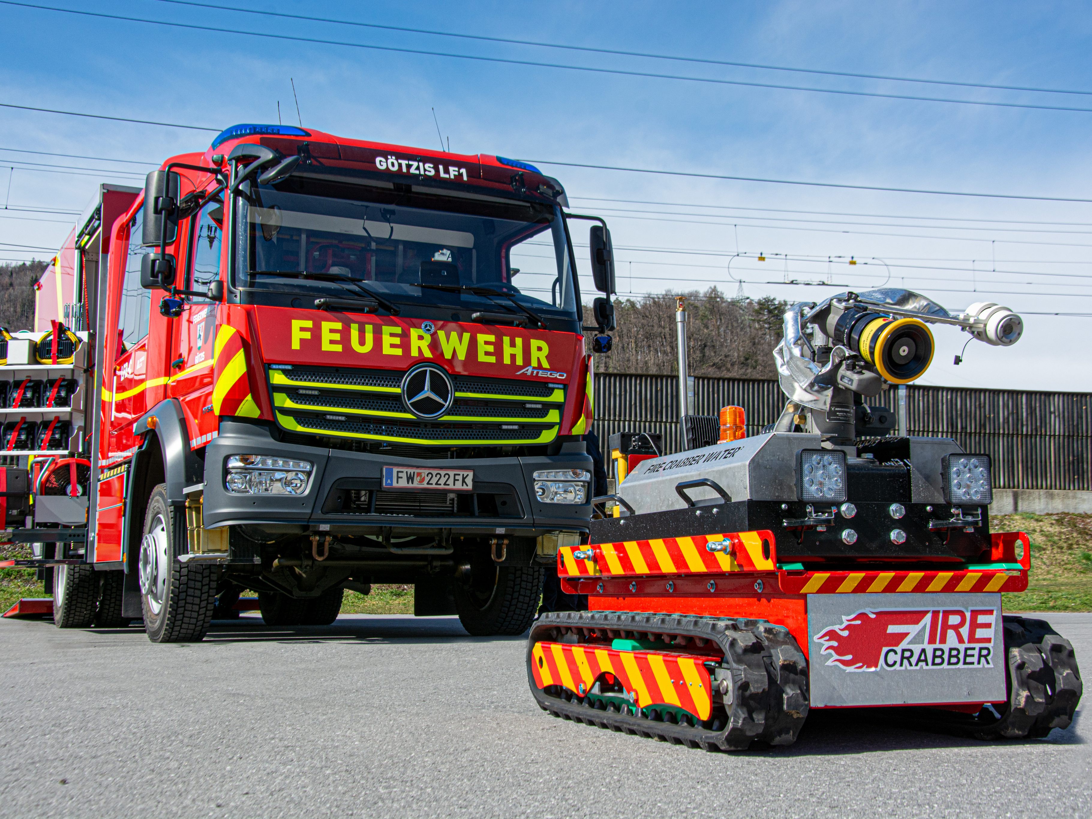 Das neue Löschfahrzeug inklusive Löschroboter Das neue Löschfahrzeug inklusive Löschroboter