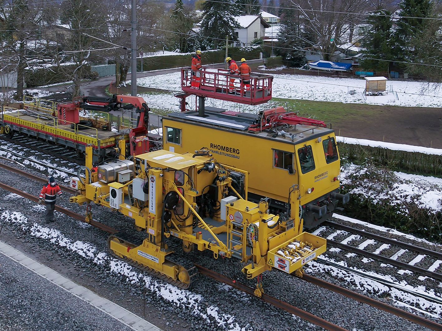 2000 Tonnen schwere und 750 Meter lange Spezialbaumaschine