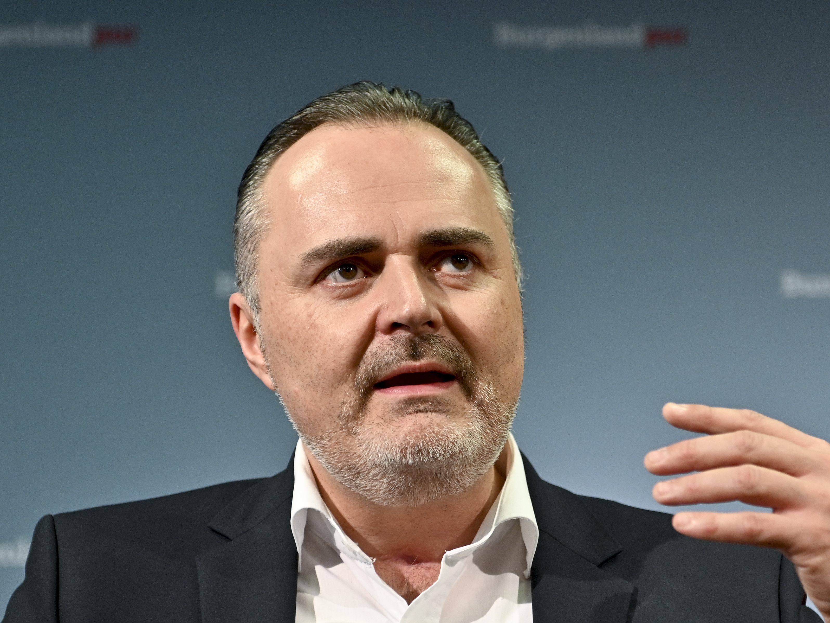 Burgenlands Landeshauptmann Doskozil unterstreicht seine Forderung nach einem Mindestlohn. Burgenlands Landeshauptmann Doskozil unterstreicht seine Forderung nach einem Mindestlohn.