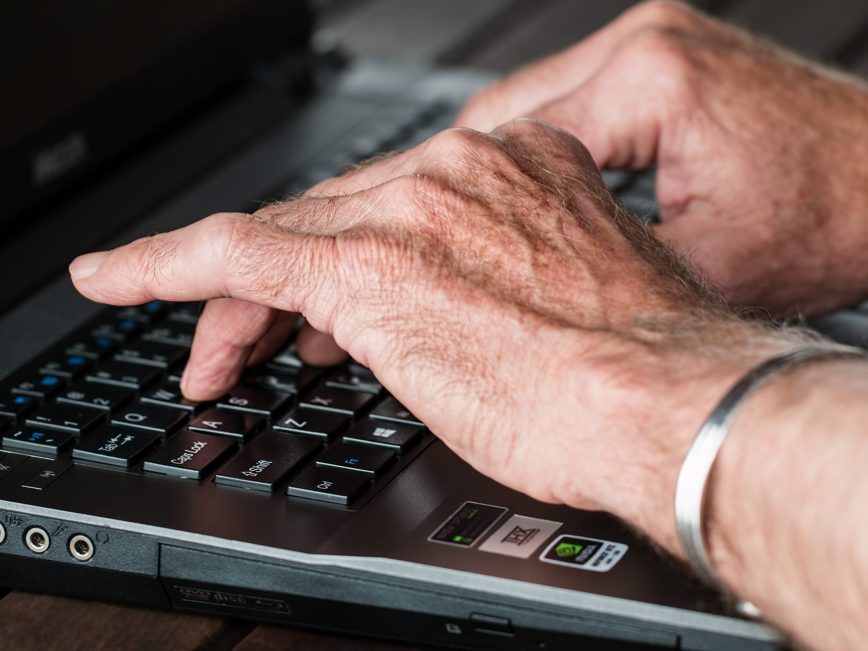 Immer wieder bestellte das Duo diverse Dinge online - und fing die Ware ab, ohne zu bezahlen Immer wieder bestellte das Duo diverse Dinge online - und fing die Ware ab, ohne zu bezahlen