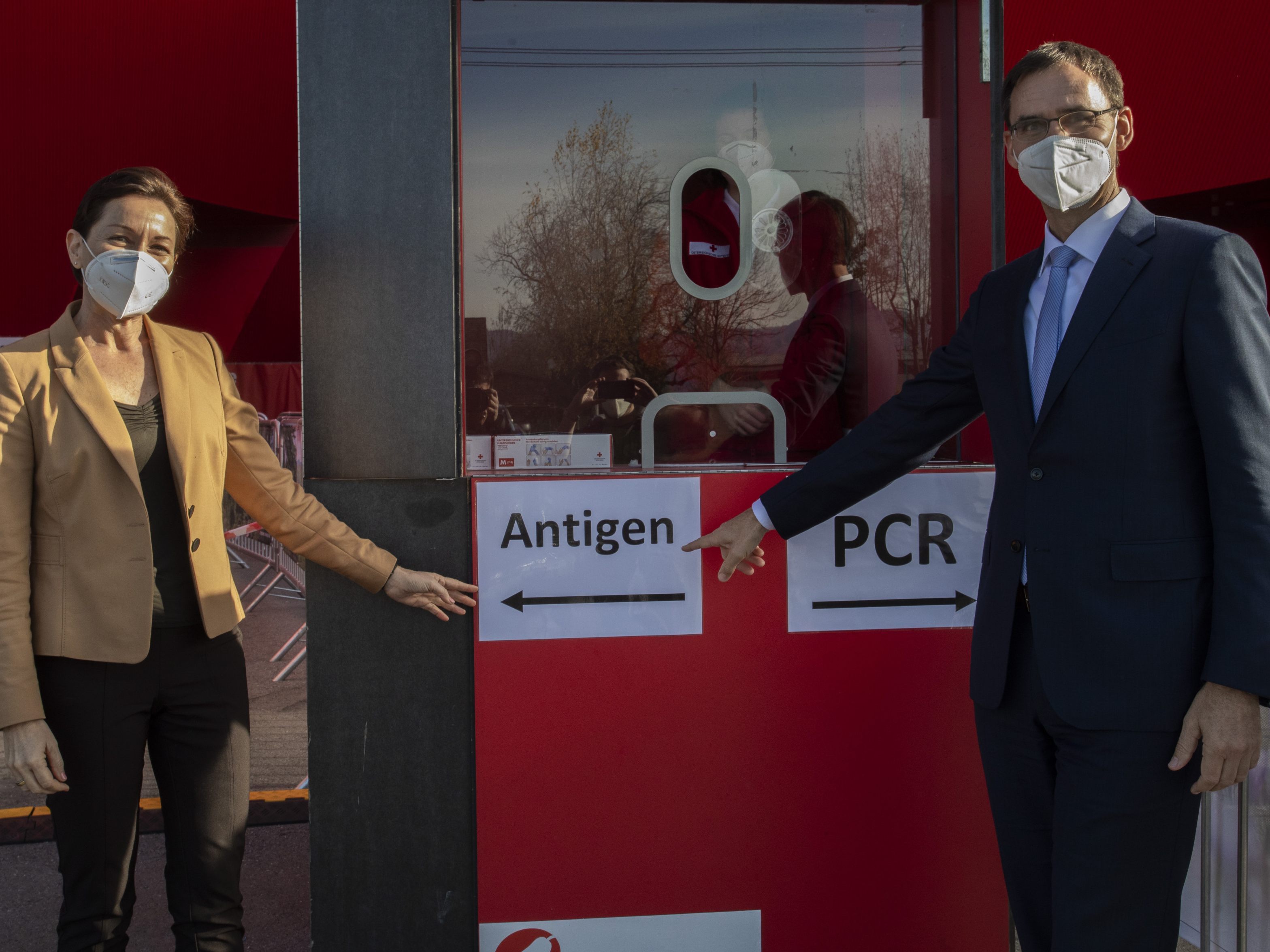 Das Land seinerseits nahm die Entscheidung des Landesverwaltungsgerichts zur Kenntnis