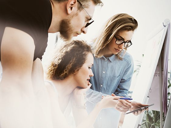 Das Programm der „Digital Pioneers“ wendet sich aktuell an junge Frauen, die an den neuen technischen Berufen interessiert sind. (Foto: DCV)