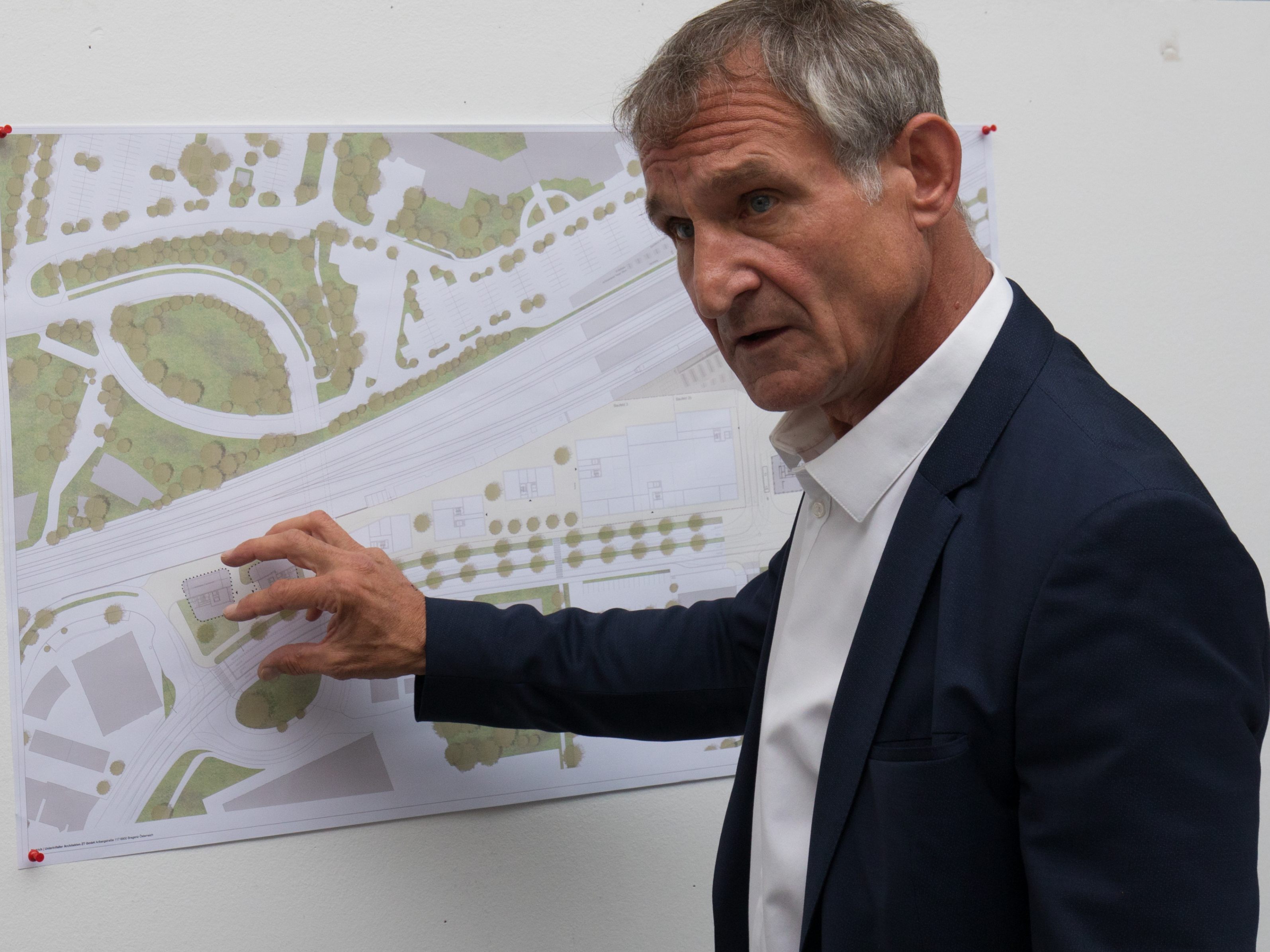 Der Bregenzer Ex-Bürgermeister Markus Linhart hat zusammen mit zwei Partnern ein Unternehmen zur Immobilienentwicklung gegründet. Der Bregenzer Ex-Bürgermeister Markus Linhart hat zusammen mit zwei Partnern ein Unternehmen zur Immobilienentwicklung gegründet.