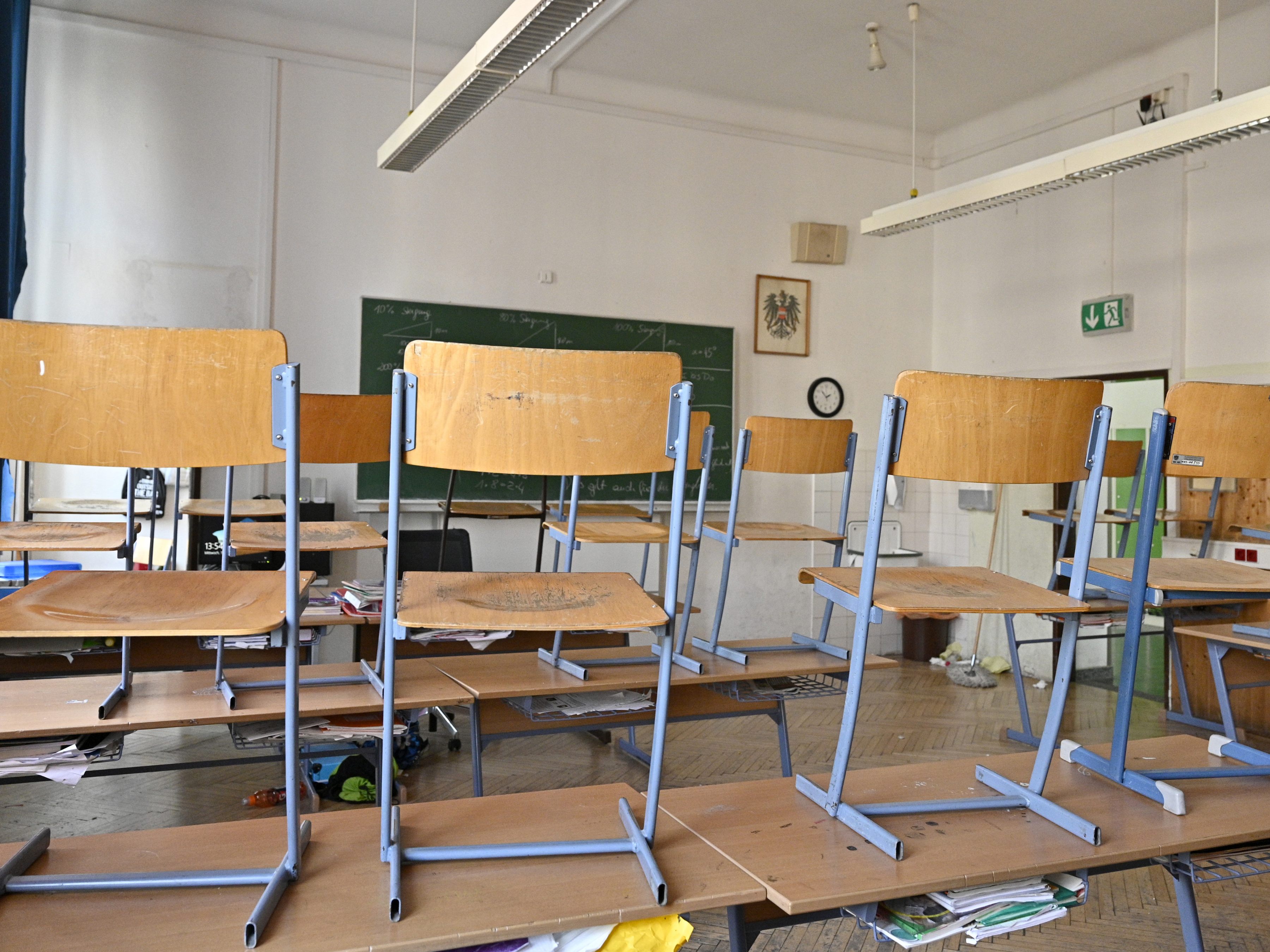 In zwei Schulen bleiben die Klassen weiterhin leer.