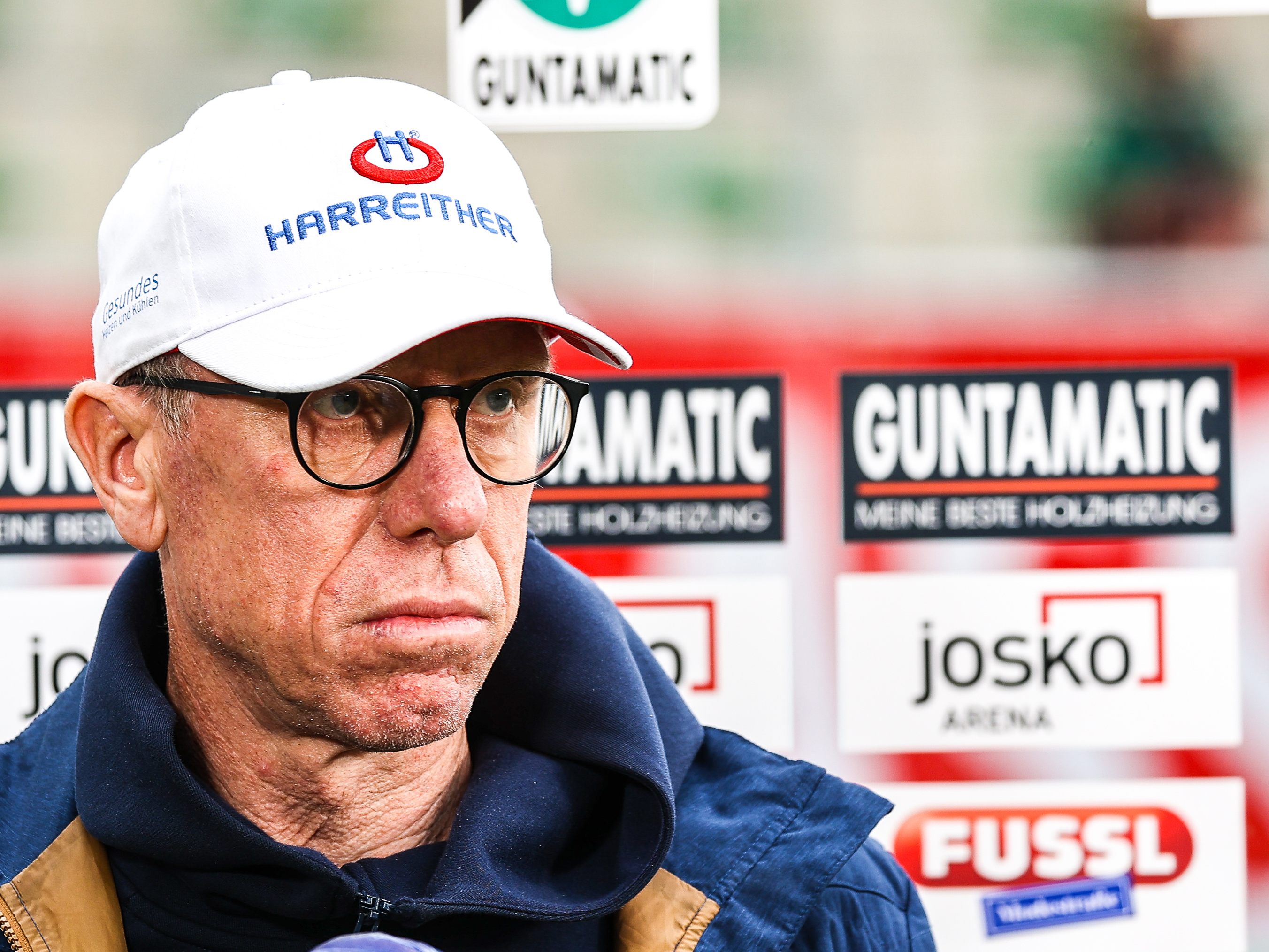 Austria-Trainer Peter Stöger war alles andere als glücklich. Austria-Trainer Peter Stöger war alles andere als glücklich.