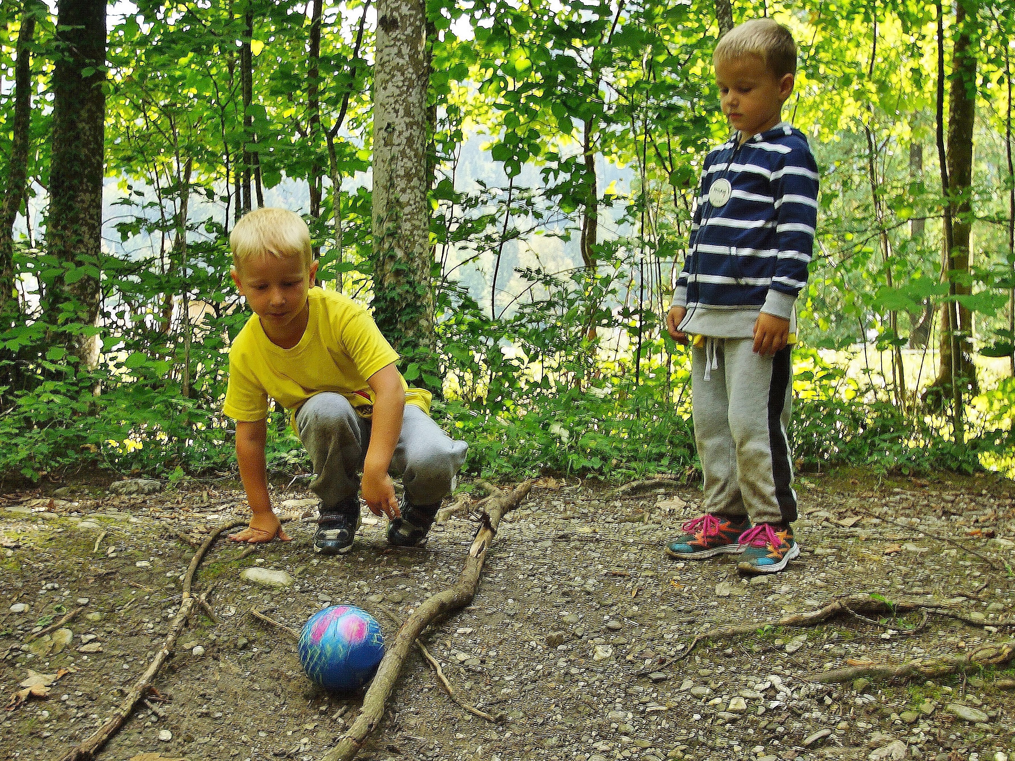 Spiel und Spaß in den Achauen ist mit den ELKI´s auch diesen Sommer garantiert. Spiel und Spaß in den Achauen ist mit den ELKI´s auch diesen Sommer garantiert.