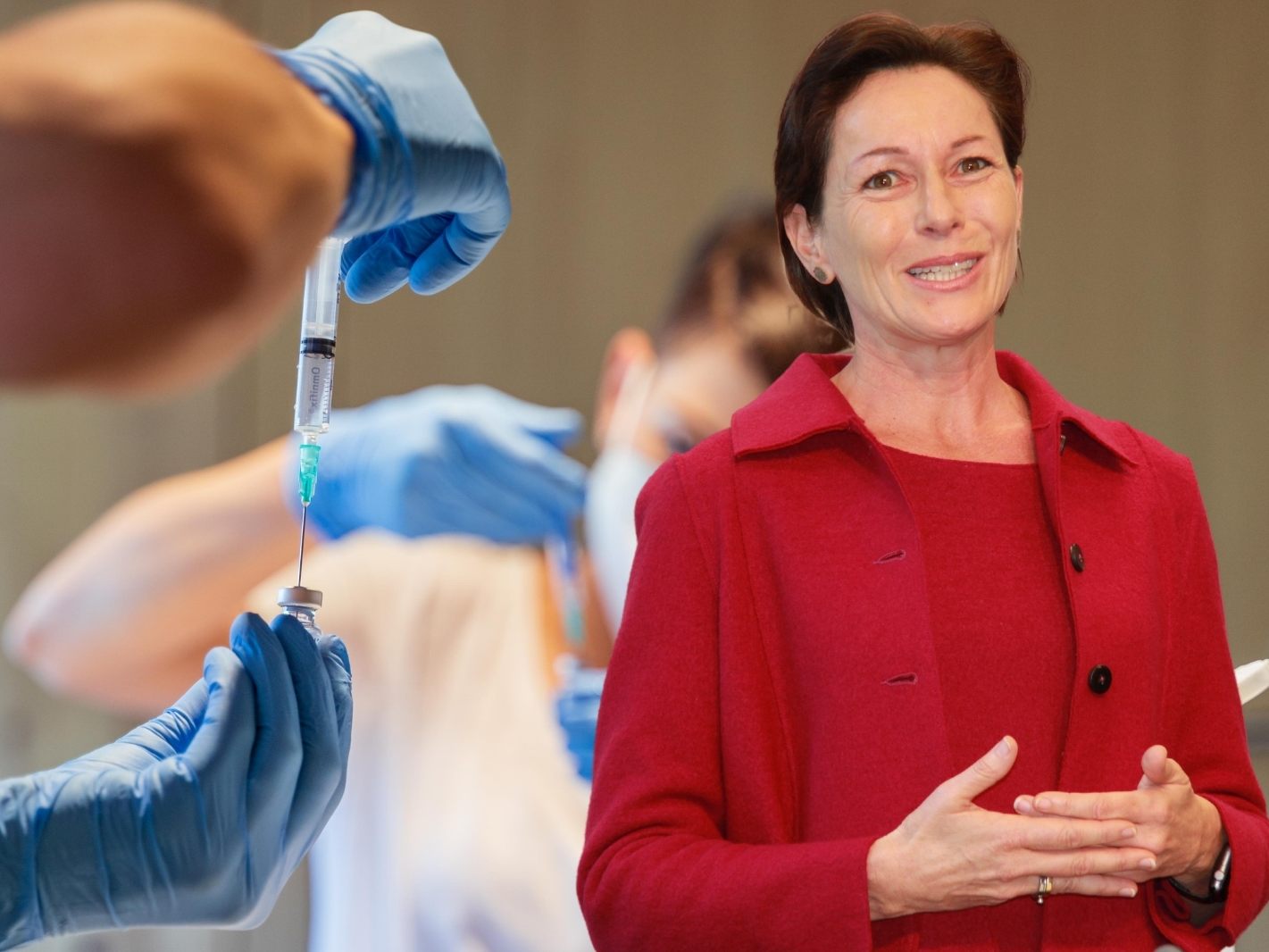 Die EU-Arzneimittelbehörde (EMA) hat ein Impfserum für 12 bis 15-Jährige zugelassen. Die EU-Arzneimittelbehörde (EMA) hat ein Impfserum für 12 bis 15-Jährige zugelassen.