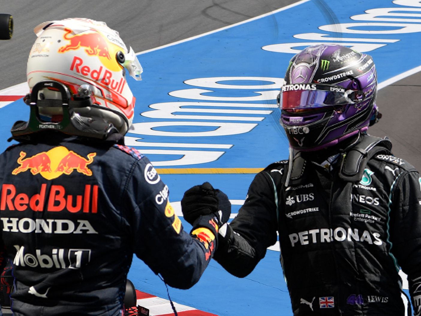 Während sich Hamilton am Freitag souverän die Bestzeit im Training sicherte, wurde Verstappen nach einem Fahrfehler nur Neunter. Während sich Hamilton am Freitag souverän die Bestzeit im Training sicherte, wurde Verstappen nach einem Fahrfehler nur Neunter.
