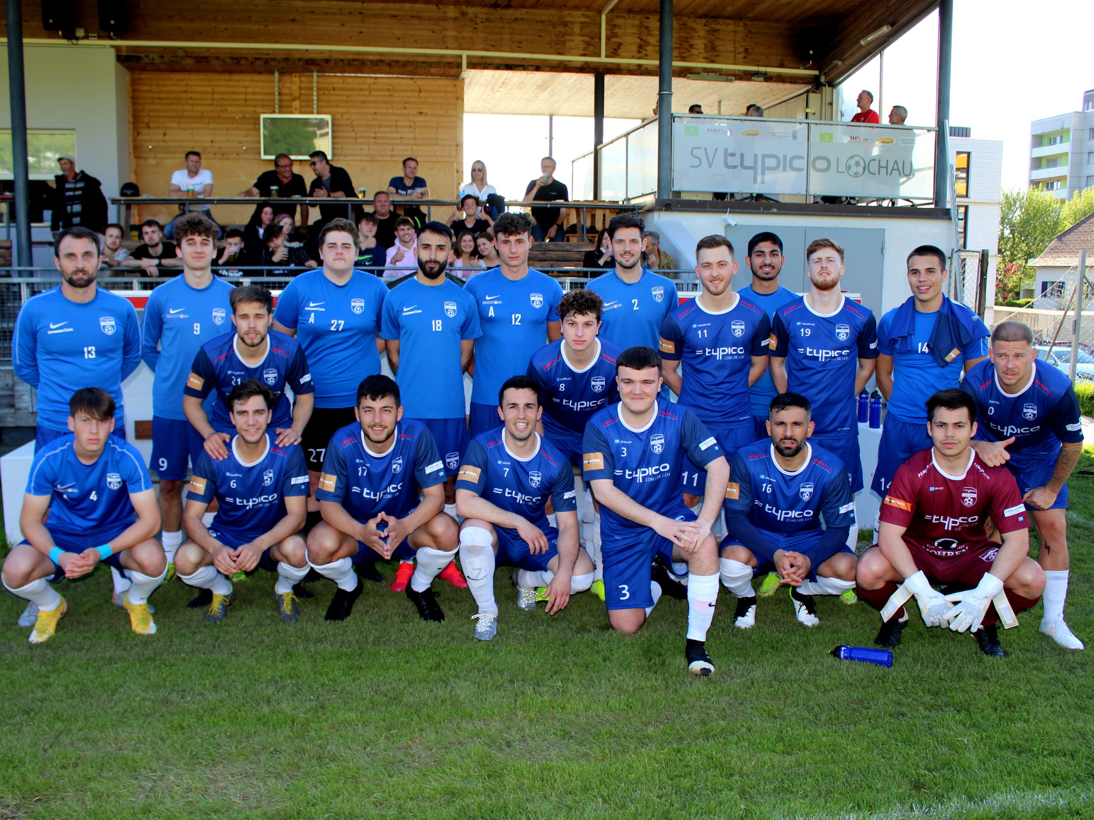 In einem ersten Testspiel empfing der SV typico Lochau (Bild) im Corona-FIT-gemachten Stadion Hoferfeld im „Leiblachtal-Derby“ den Nachbarn aus Hörbranz. In einem ersten Testspiel empfing der SV typico Lochau (Bild) im Corona-FIT-gemachten Stadion Hoferfeld im „Leiblachtal-Derby“ den Nachbarn aus Hörbranz.