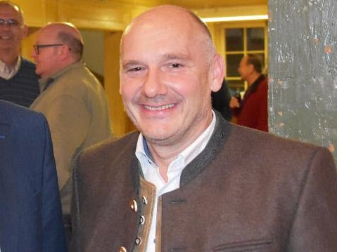 Peter Halder (r.) mit seinem Vorgänger Hans Bertsch.
