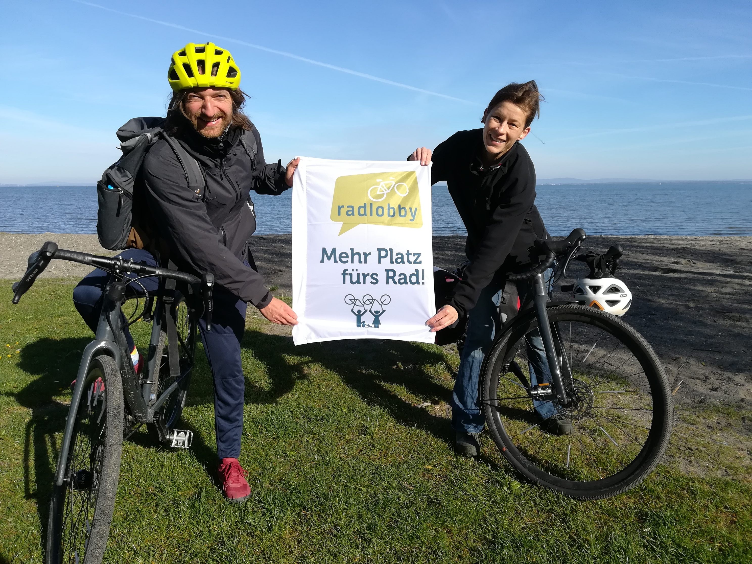 Emanuel Bührle und Veronika Rüdisser starteten am Rohrspitz, ehe sie in Lustenau eine Gruppe Radfahrer mit auf den Weg nach Feldkirch nahmen. Emanuel Bührle und Veronika Rüdisser starteten am Rohrspitz, ehe sie in Lustenau eine Gruppe Radfahrer mit auf den Weg nach Feldkirch nahmen.