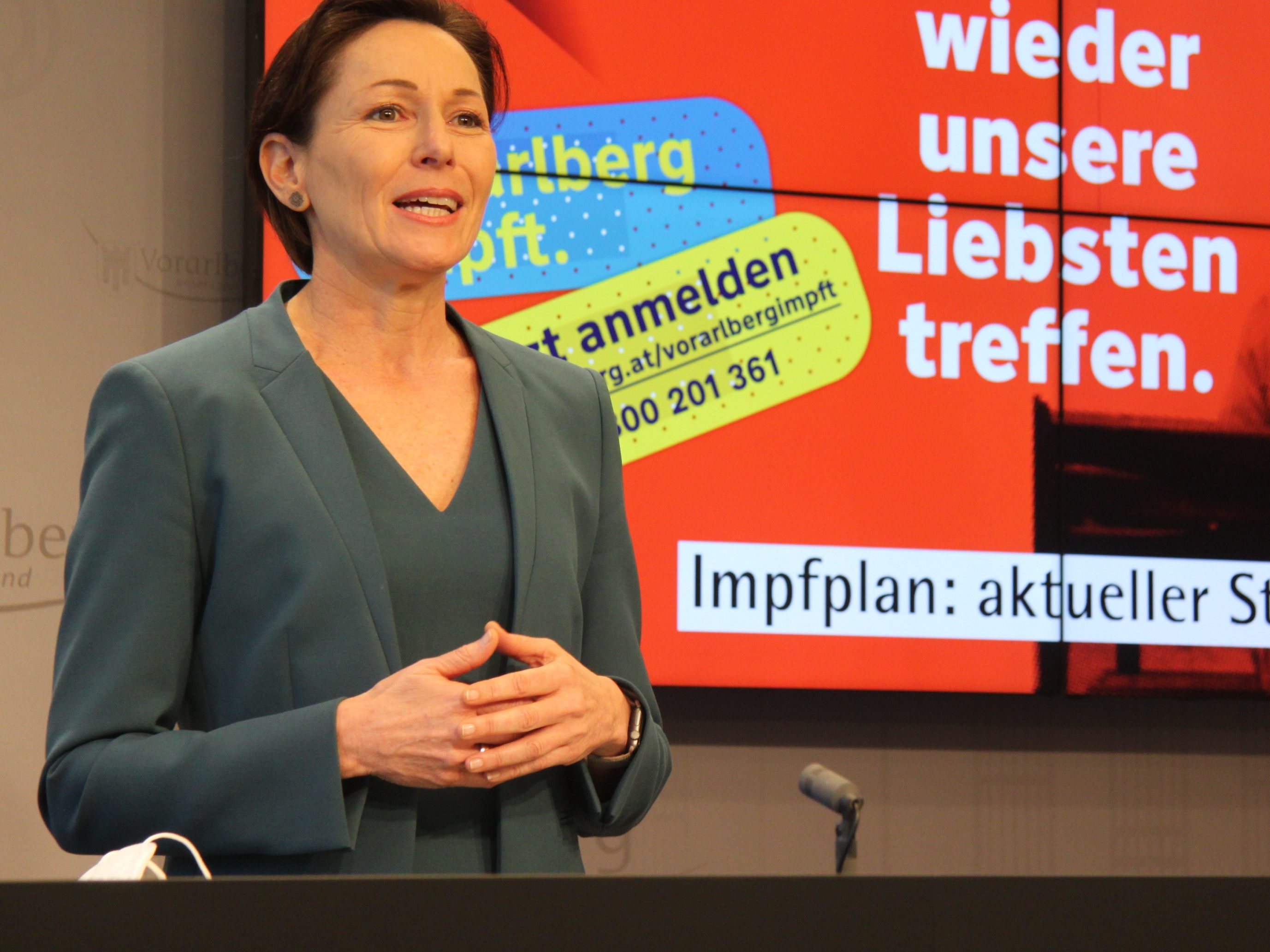 Gesundheitslandesrätin Martina Rüscher bei einem Pressetermin zum Vorarlberger Impfplan Anfang April 2021.