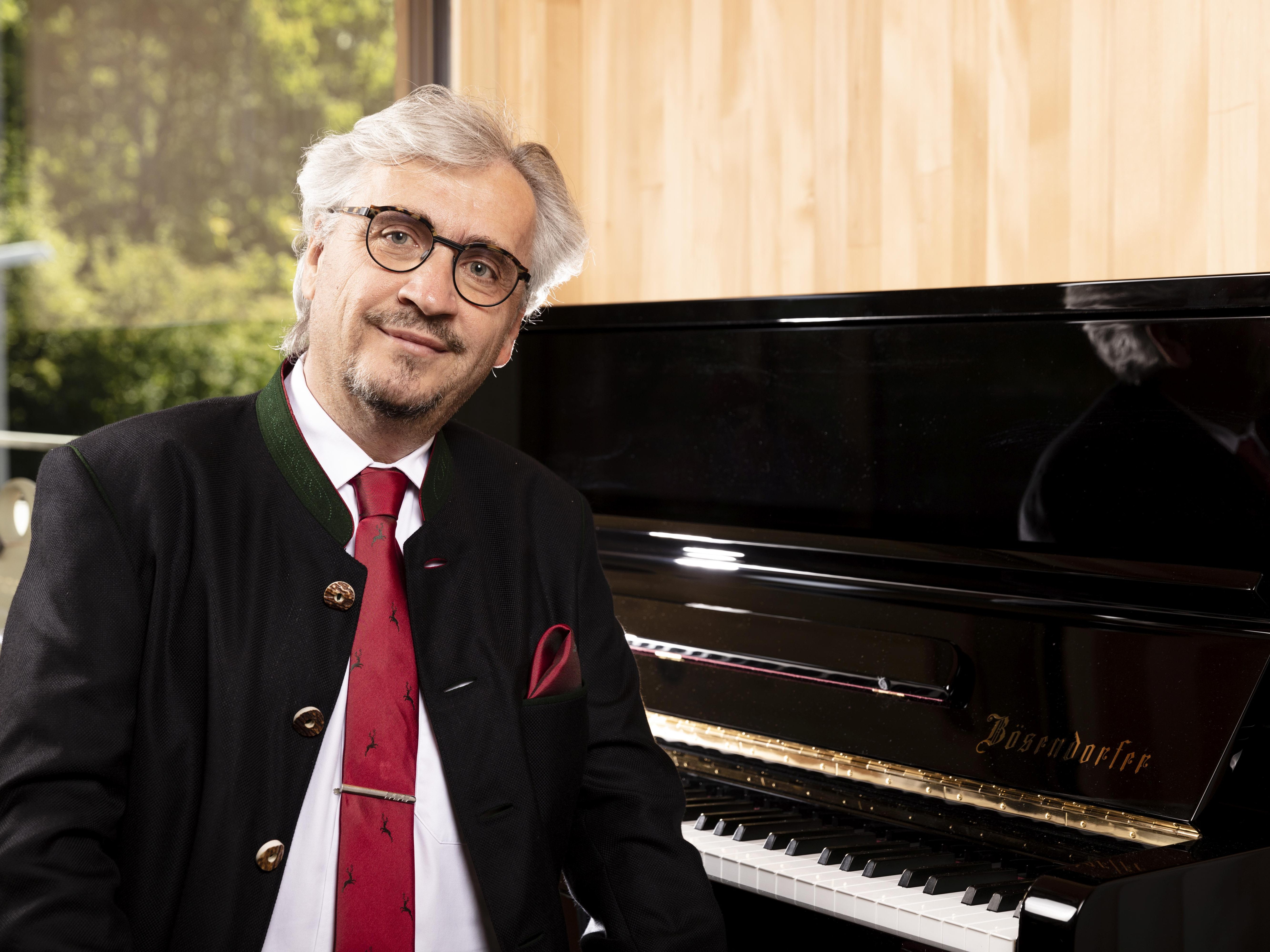 Musikmanager Drazen Domjanić ist Geschäftsführer und Intendant des Sinfonieorchesters Liechtenstein. Musikmanager Drazen Domjanić ist Geschäftsführer und Intendant des Sinfonieorchesters Liechtenstein.