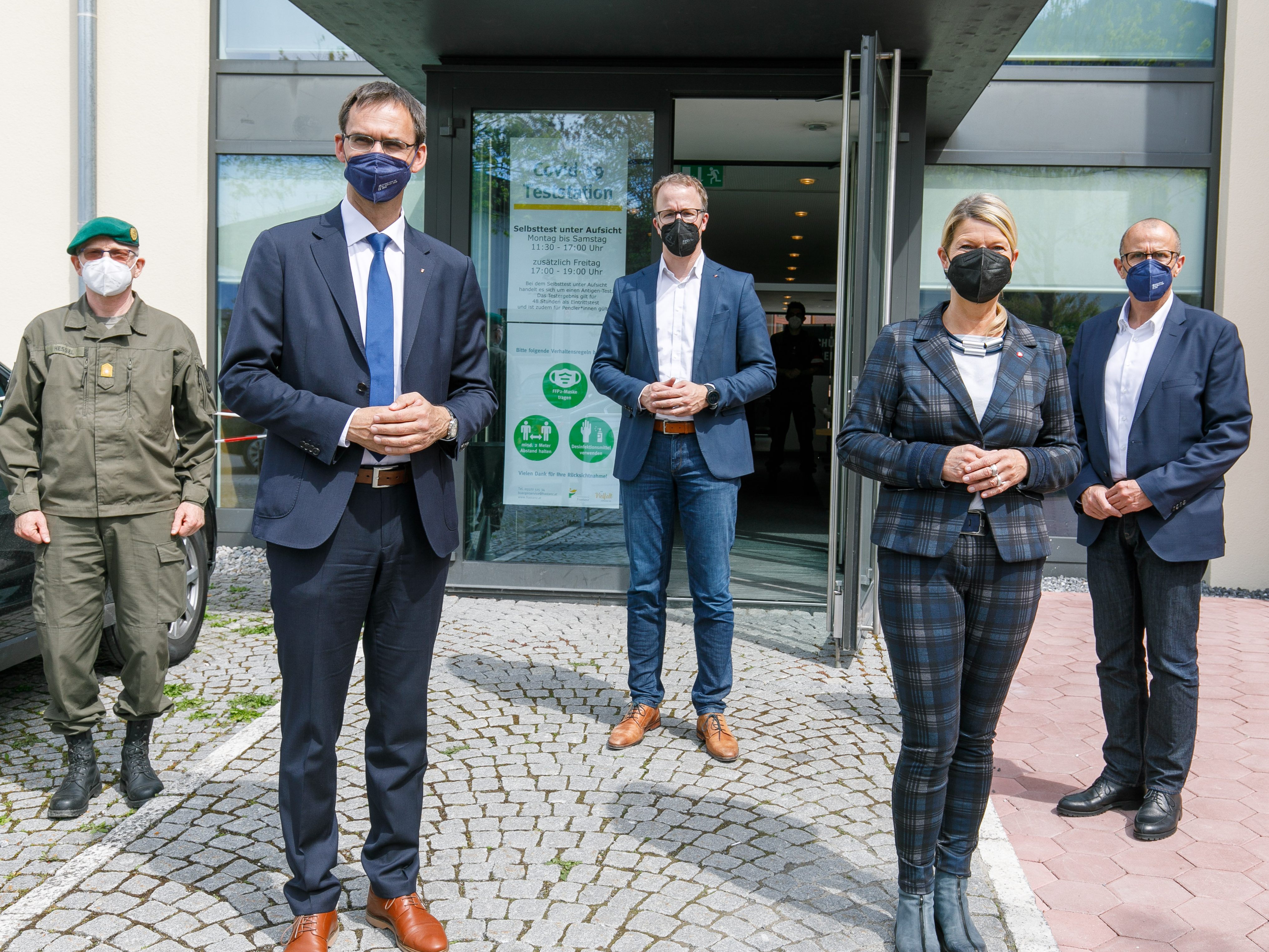 Gemeinsamer Besuch des Bundesheer-Testzentrums im Frastanzer Adalbert-Welte-Saal.